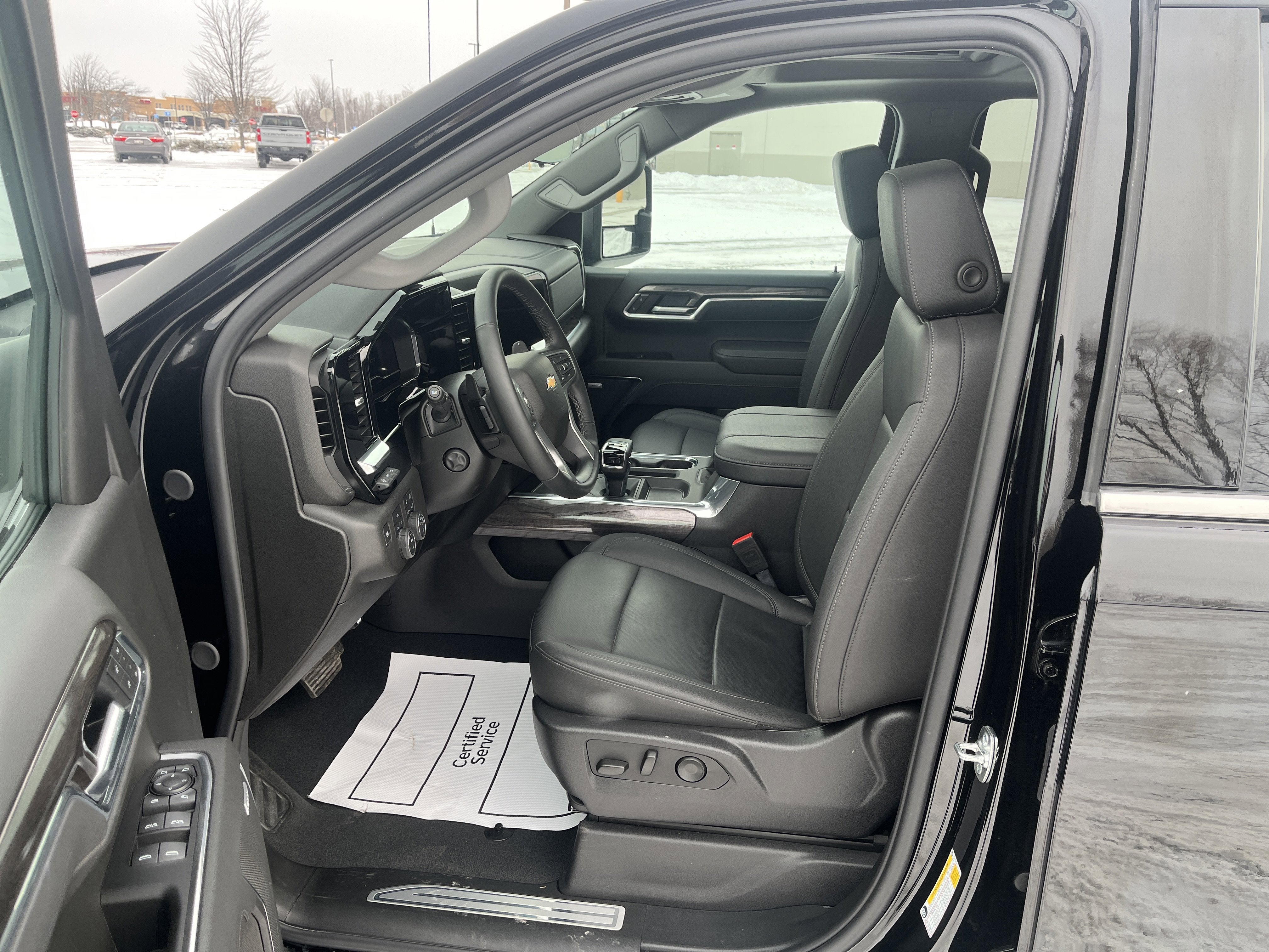 2025 Chevrolet Silverado 1500 LTZ