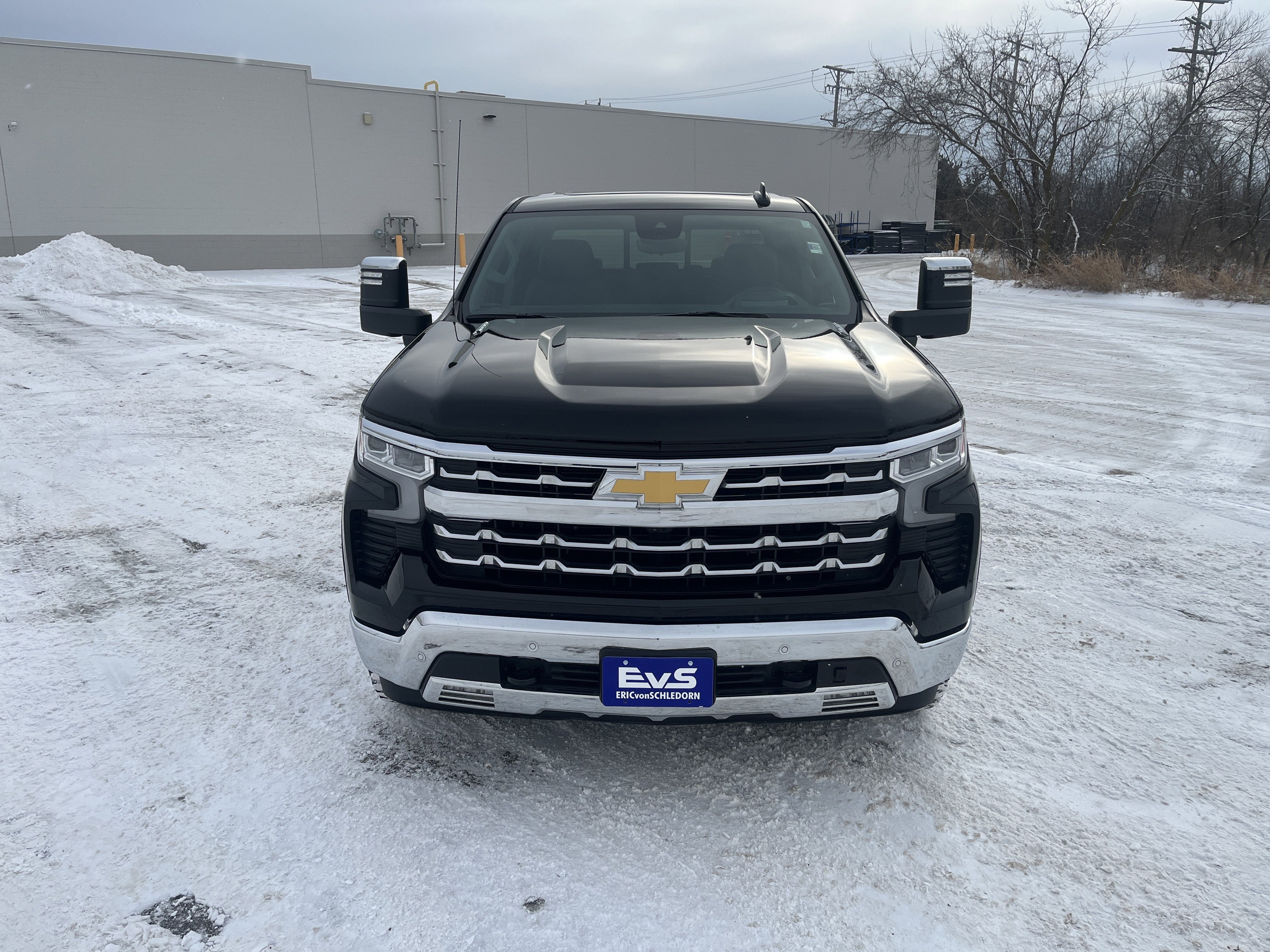 2025 Chevrolet Silverado 1500 LTZ