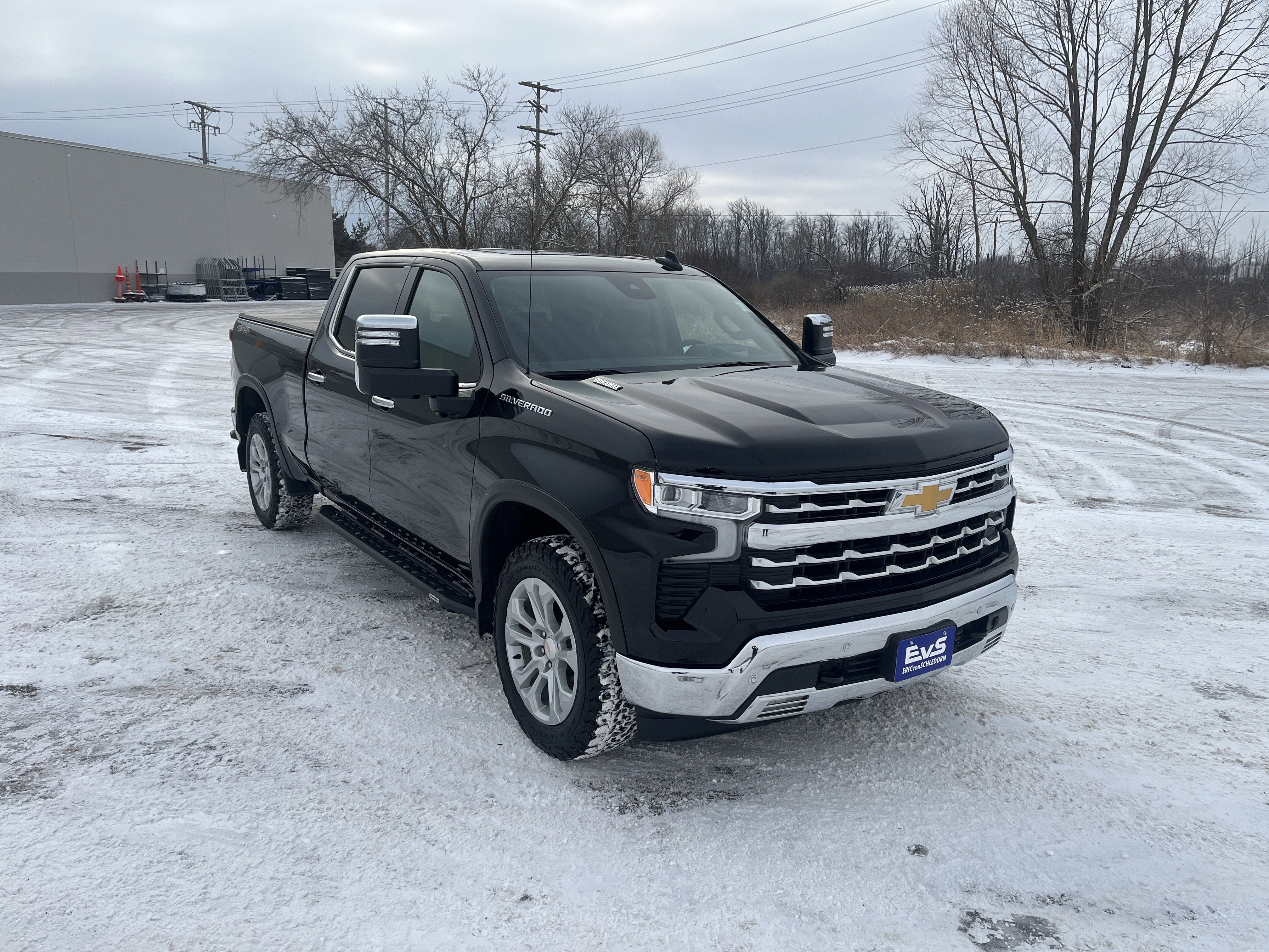 2025 Chevrolet Silverado 1500 LTZ