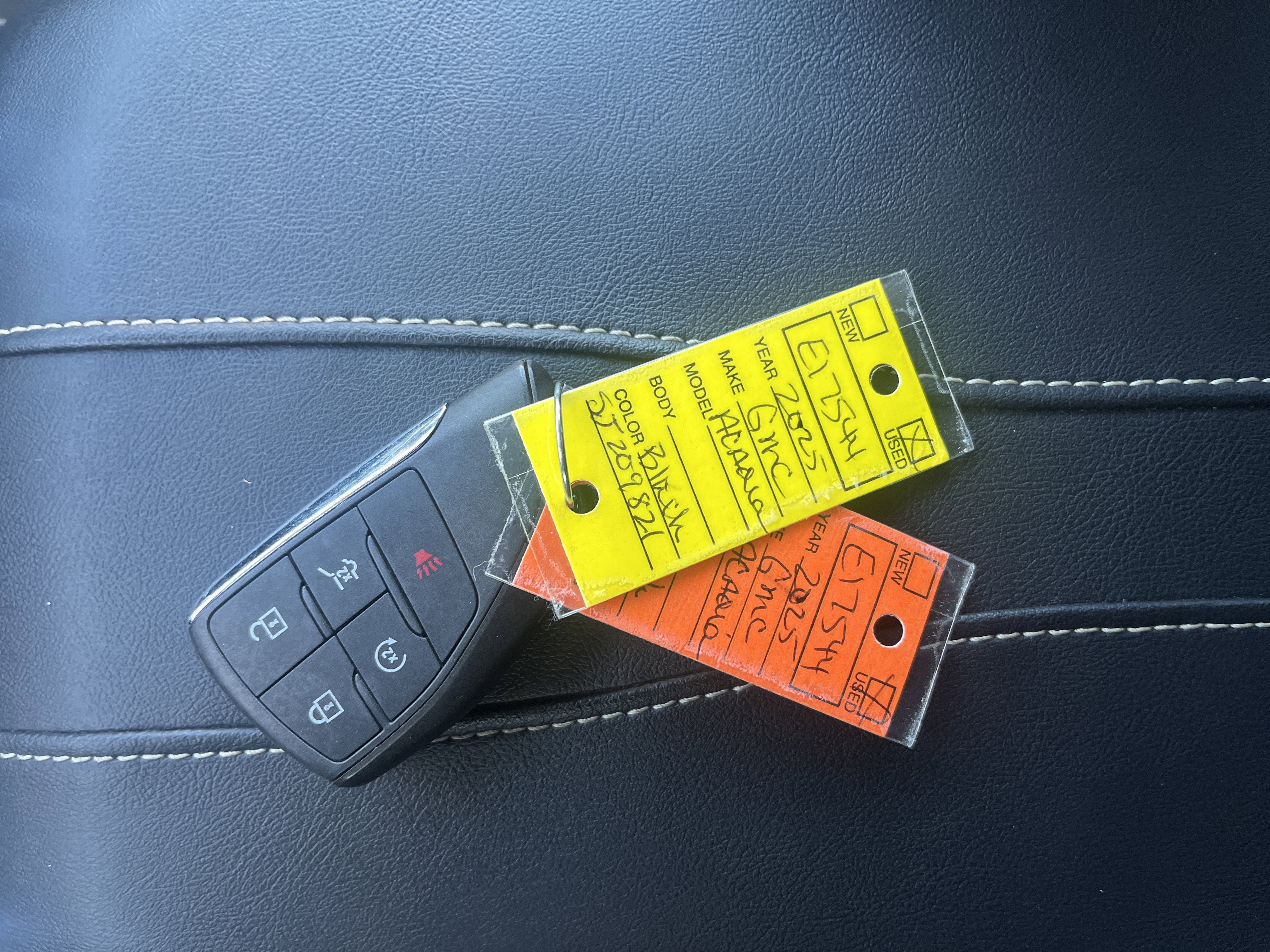 2025 GMC Acadia Elevation