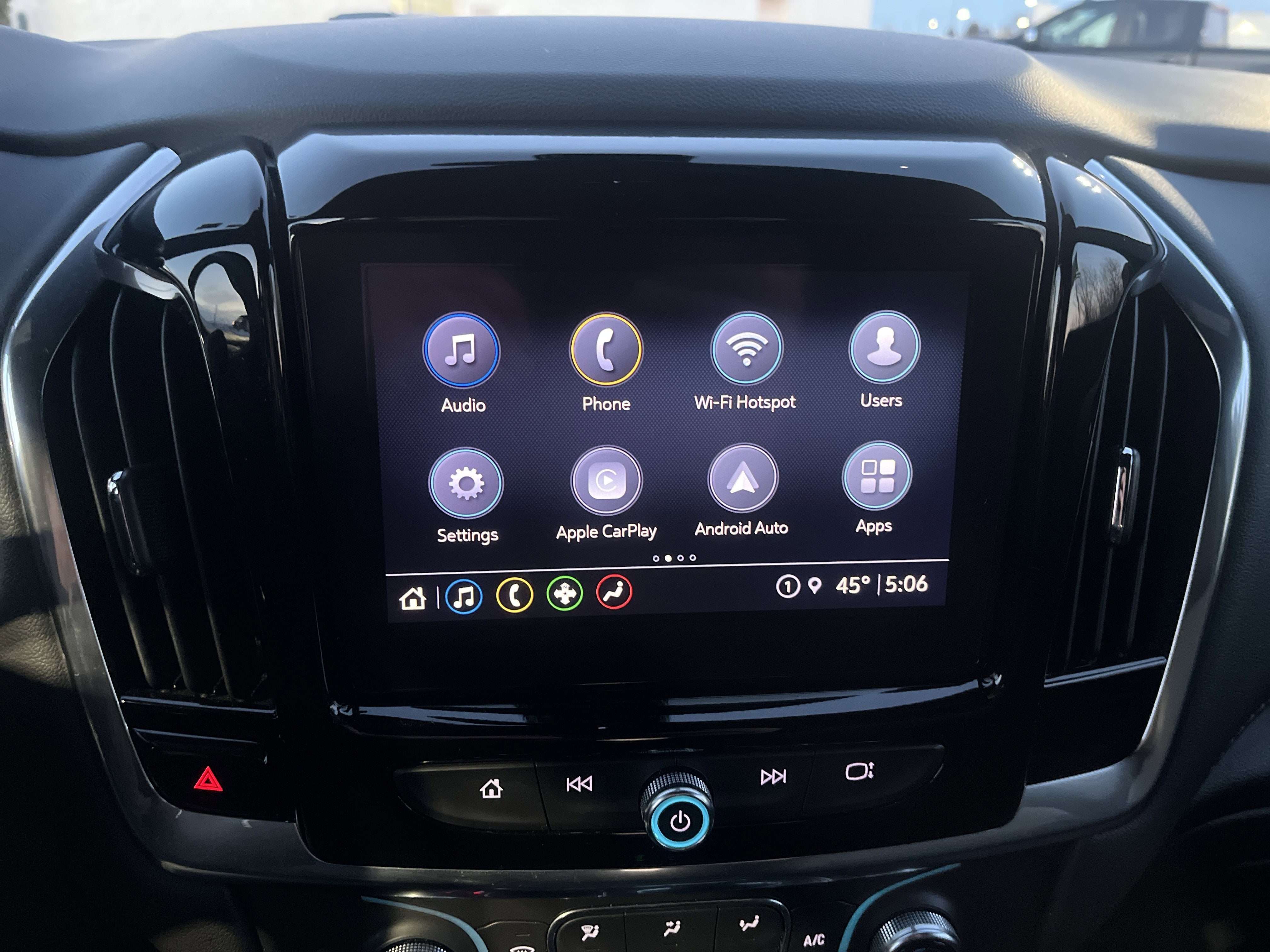 2023 Chevrolet Traverse LT Cloth