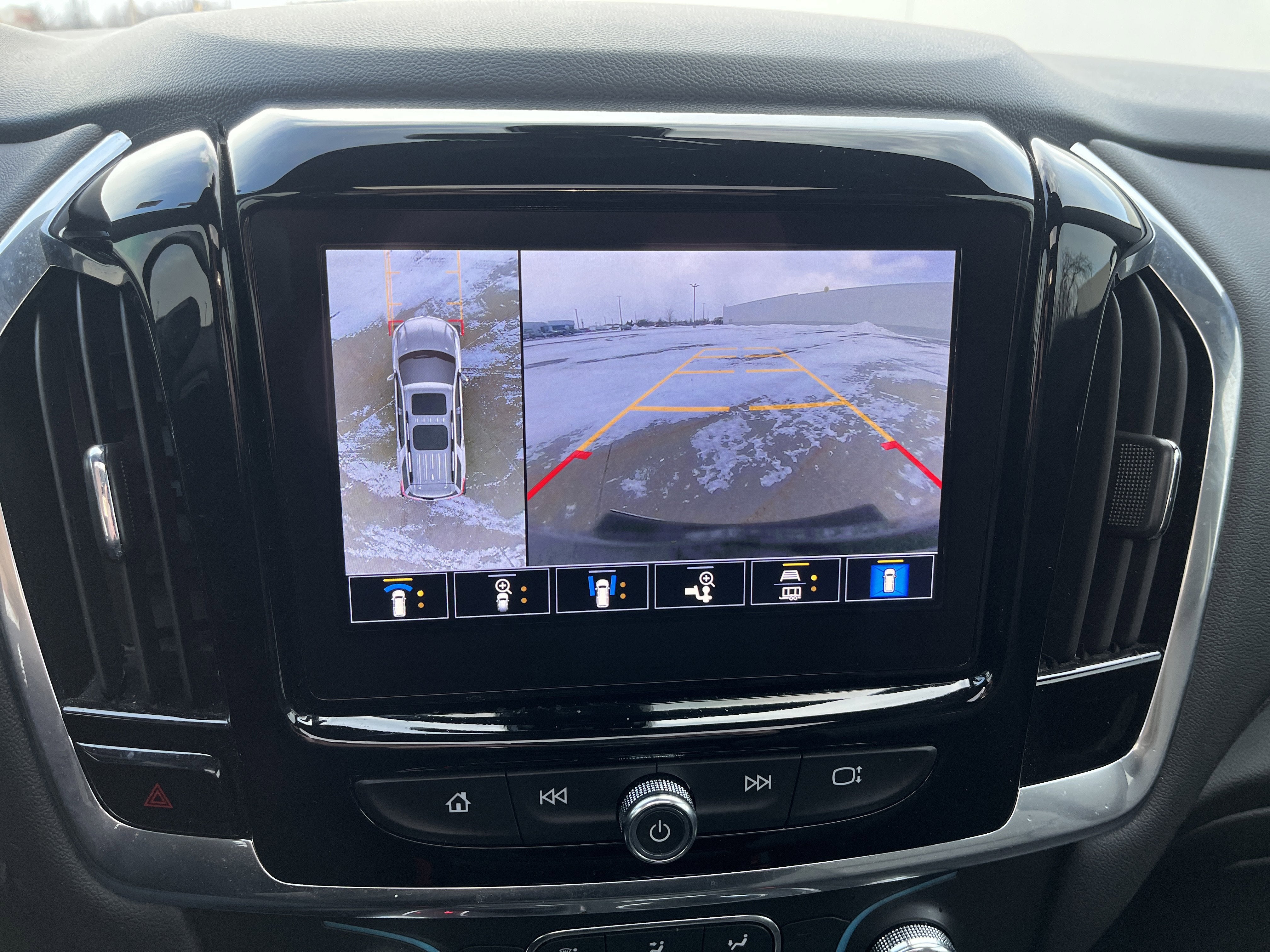 2023 Chevrolet Traverse RS