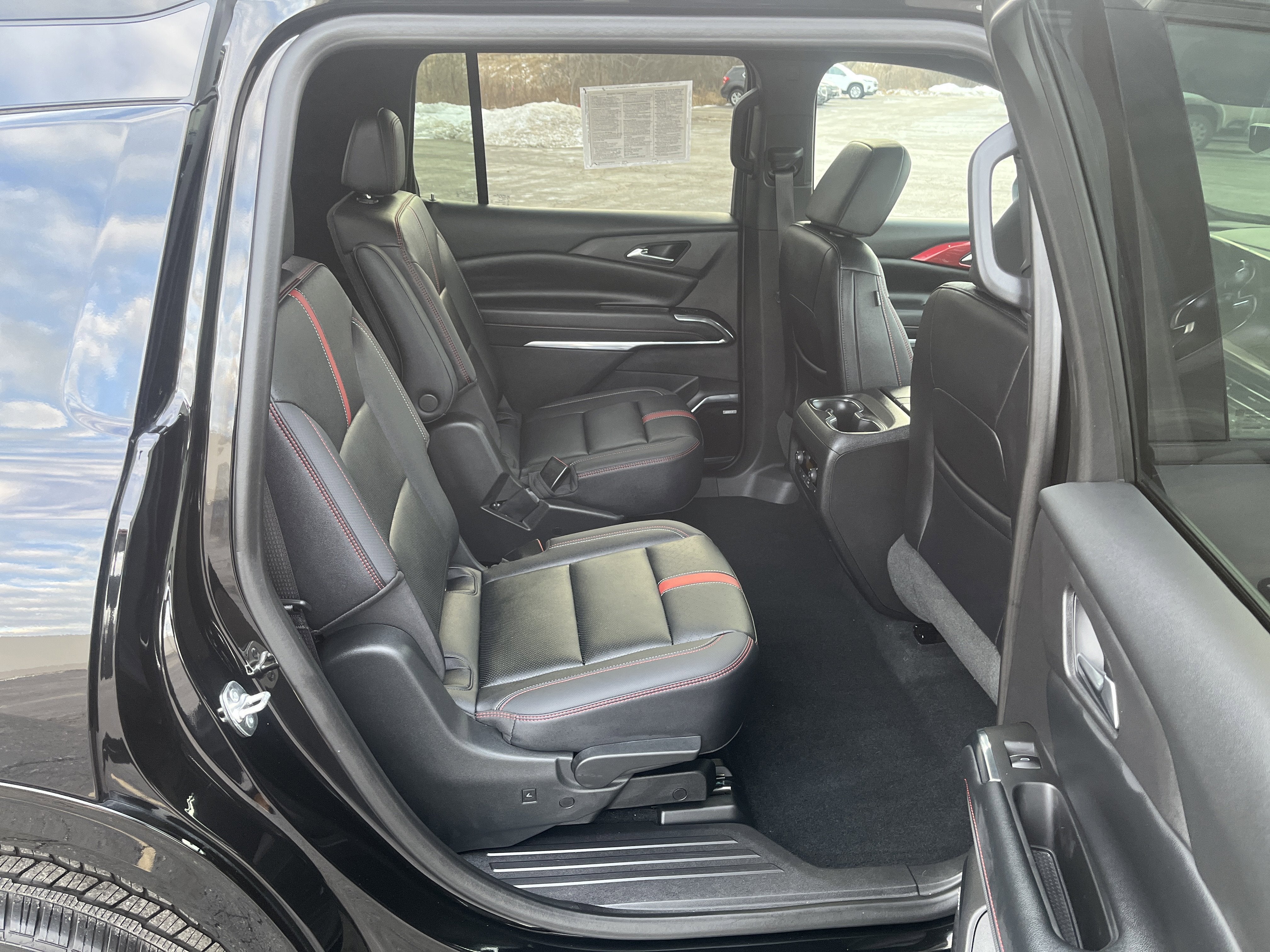 2025 Chevrolet Traverse RS