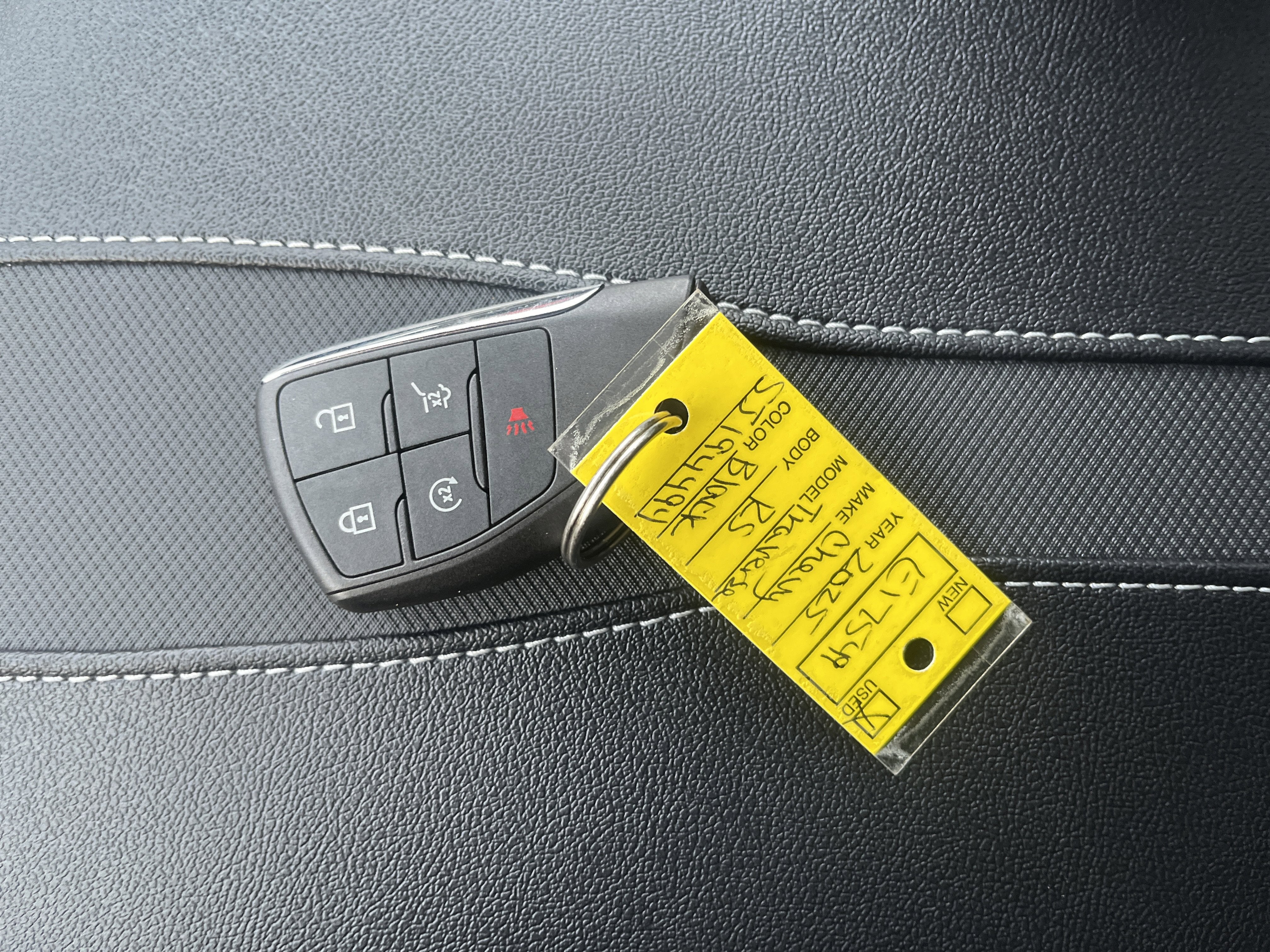 2025 Chevrolet Traverse RS