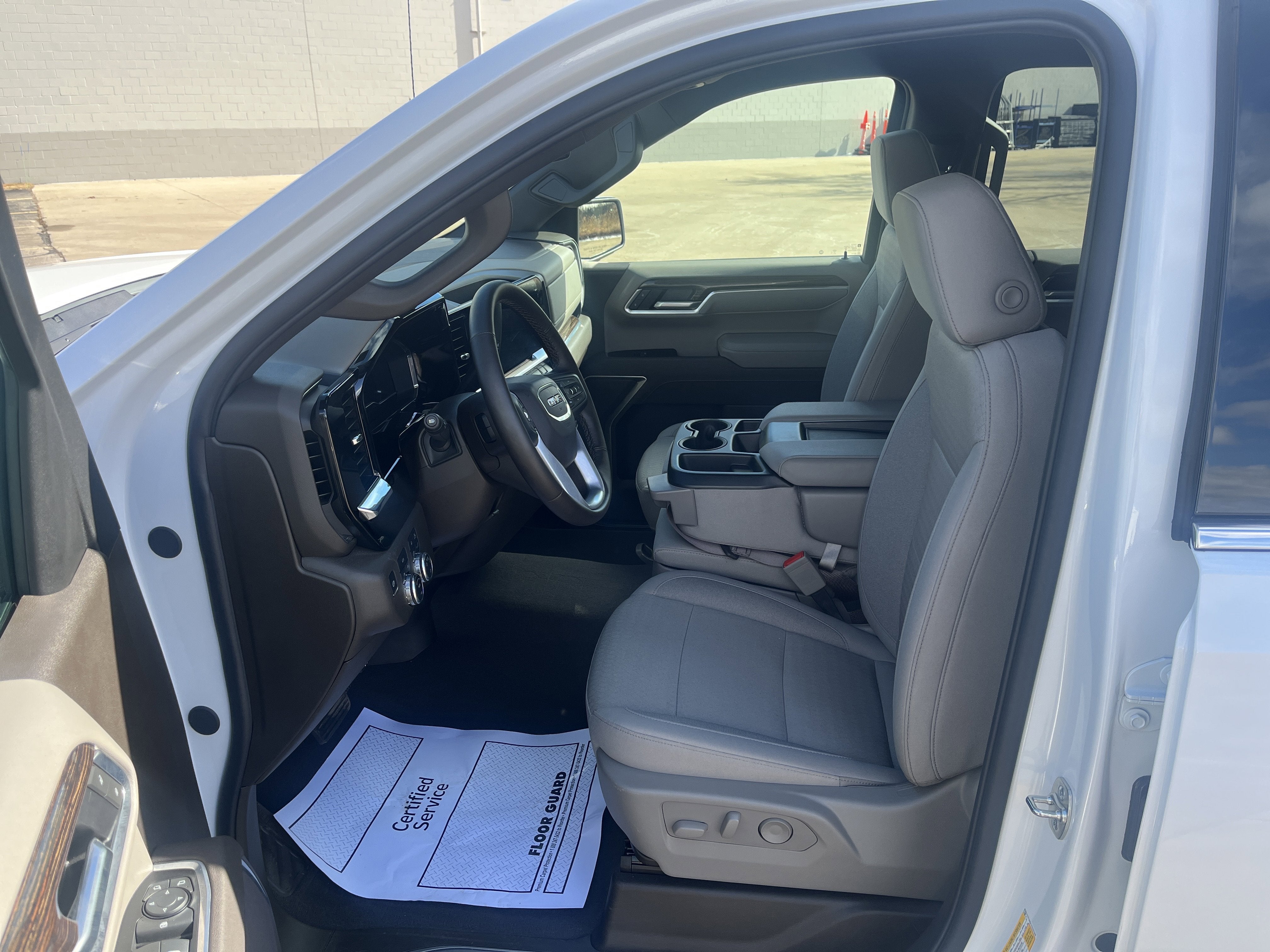 2025 GMC Sierra 1500 SLE