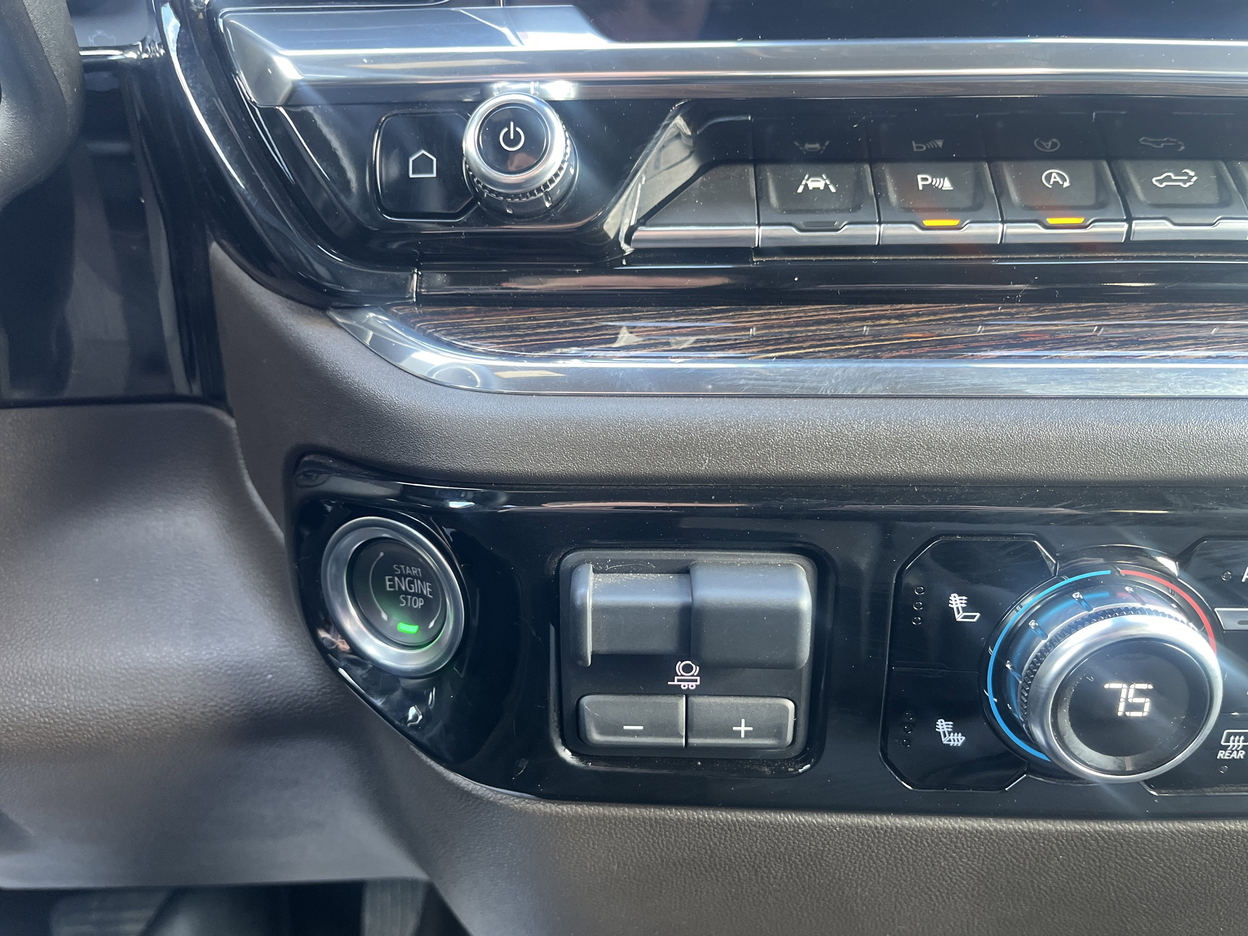 2025 GMC Sierra 1500 SLE