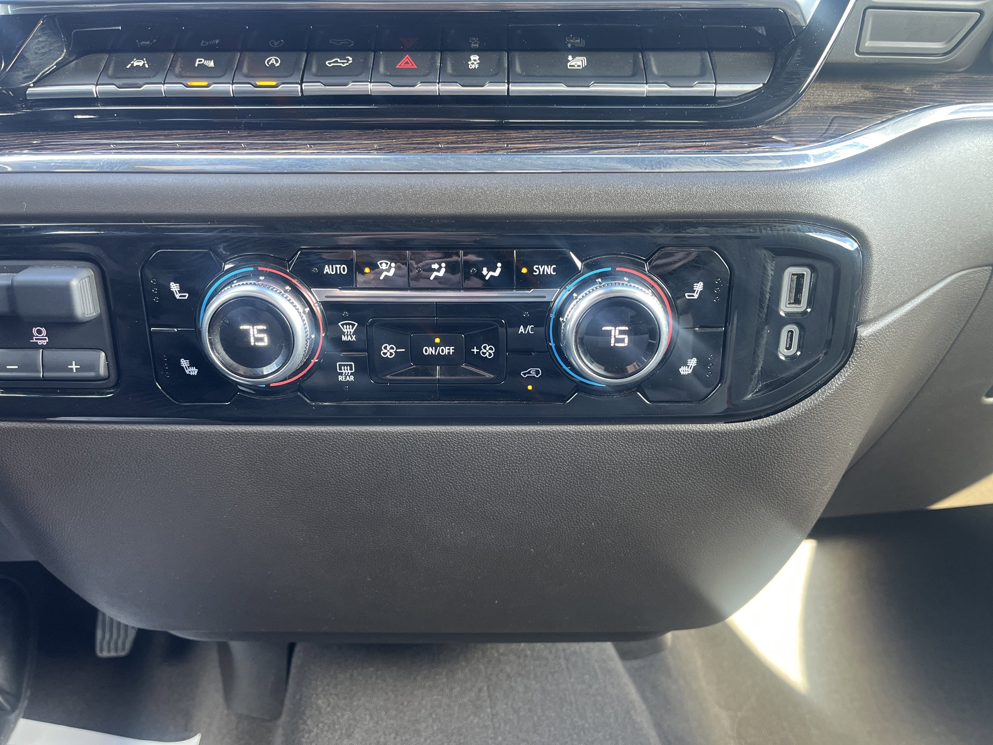 2025 GMC Sierra 1500 SLE