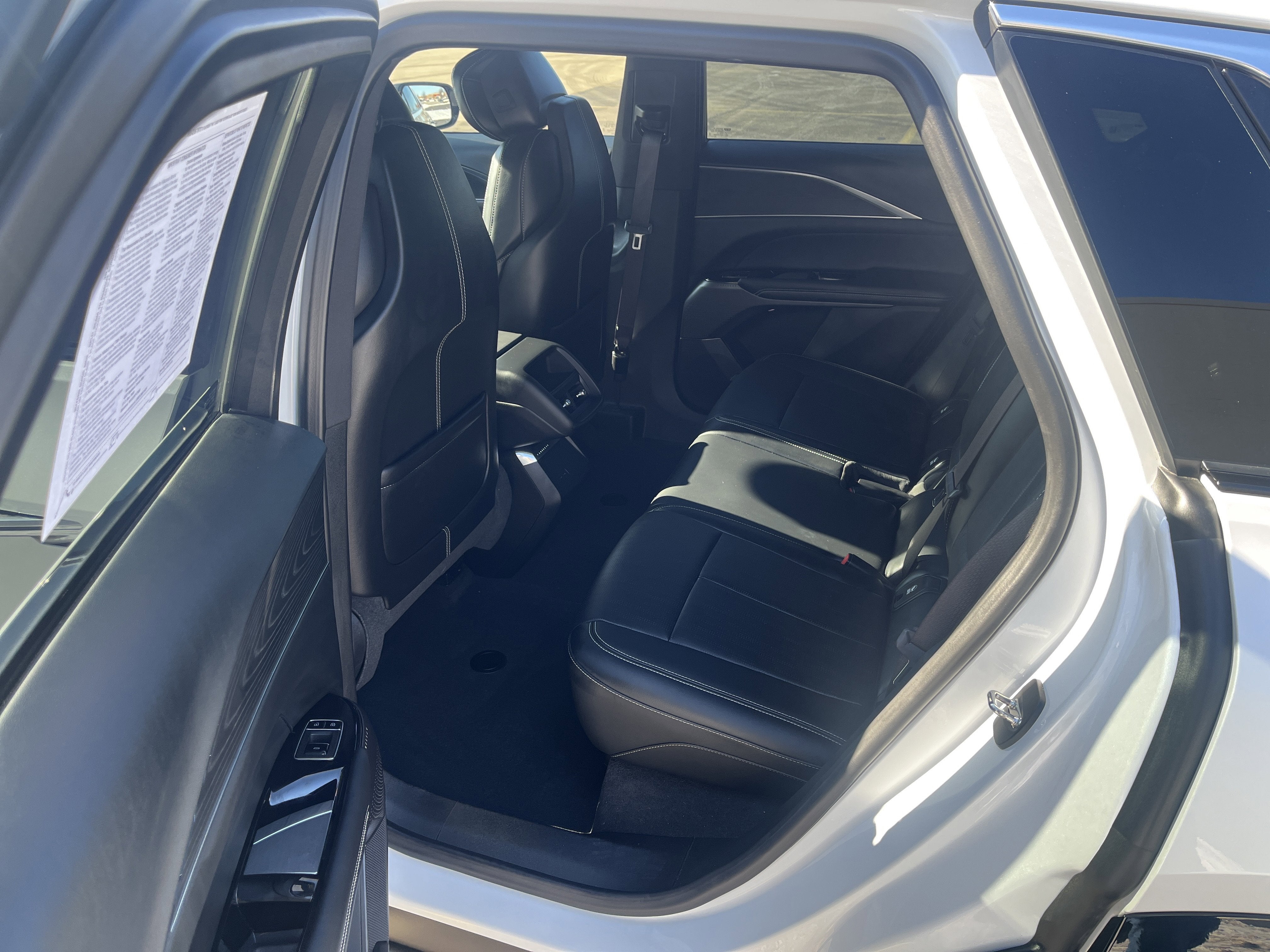 2024 Cadillac LYRIQ Luxury 1