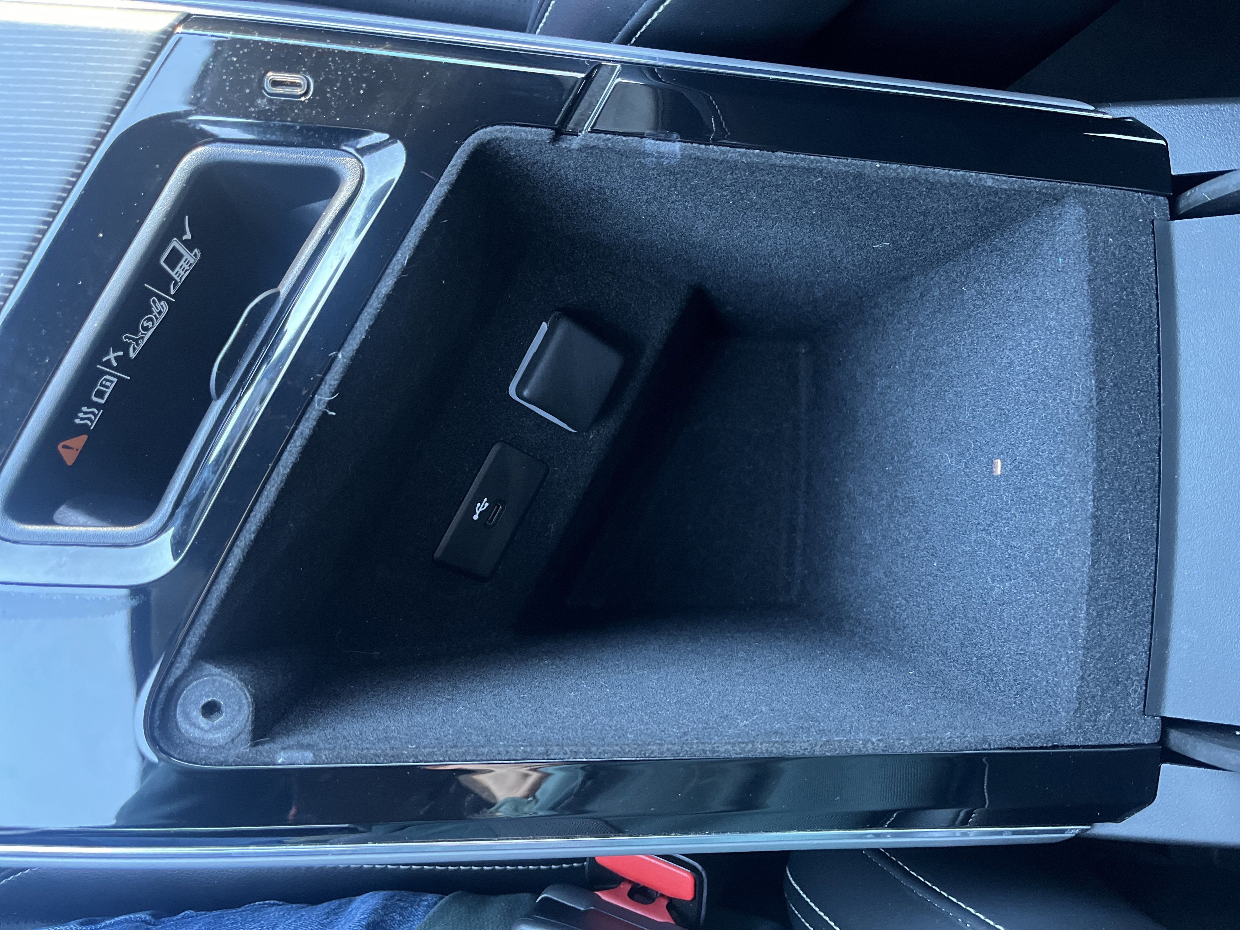 2024 Cadillac LYRIQ Luxury 1