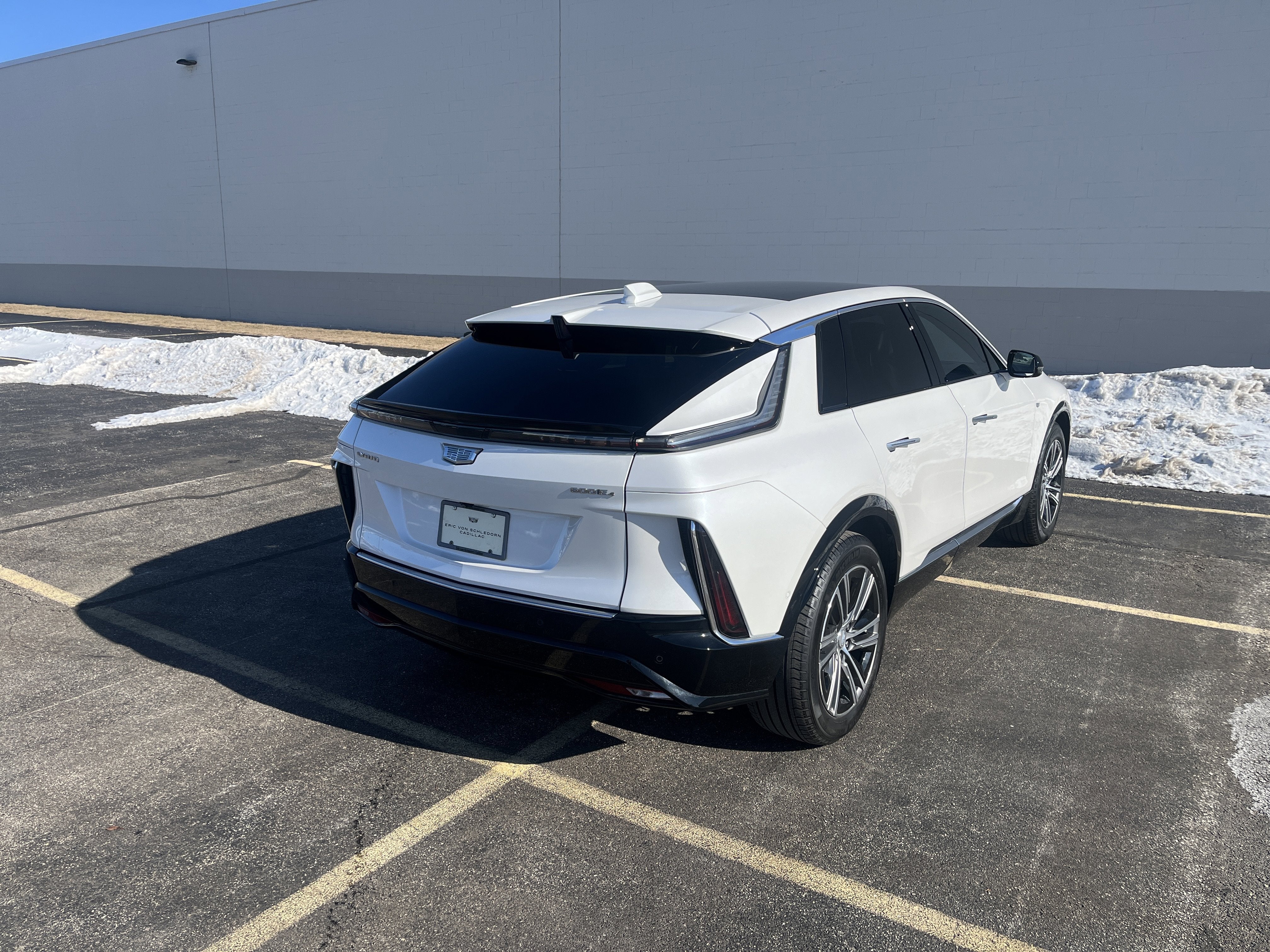 2024 Cadillac LYRIQ Luxury 1