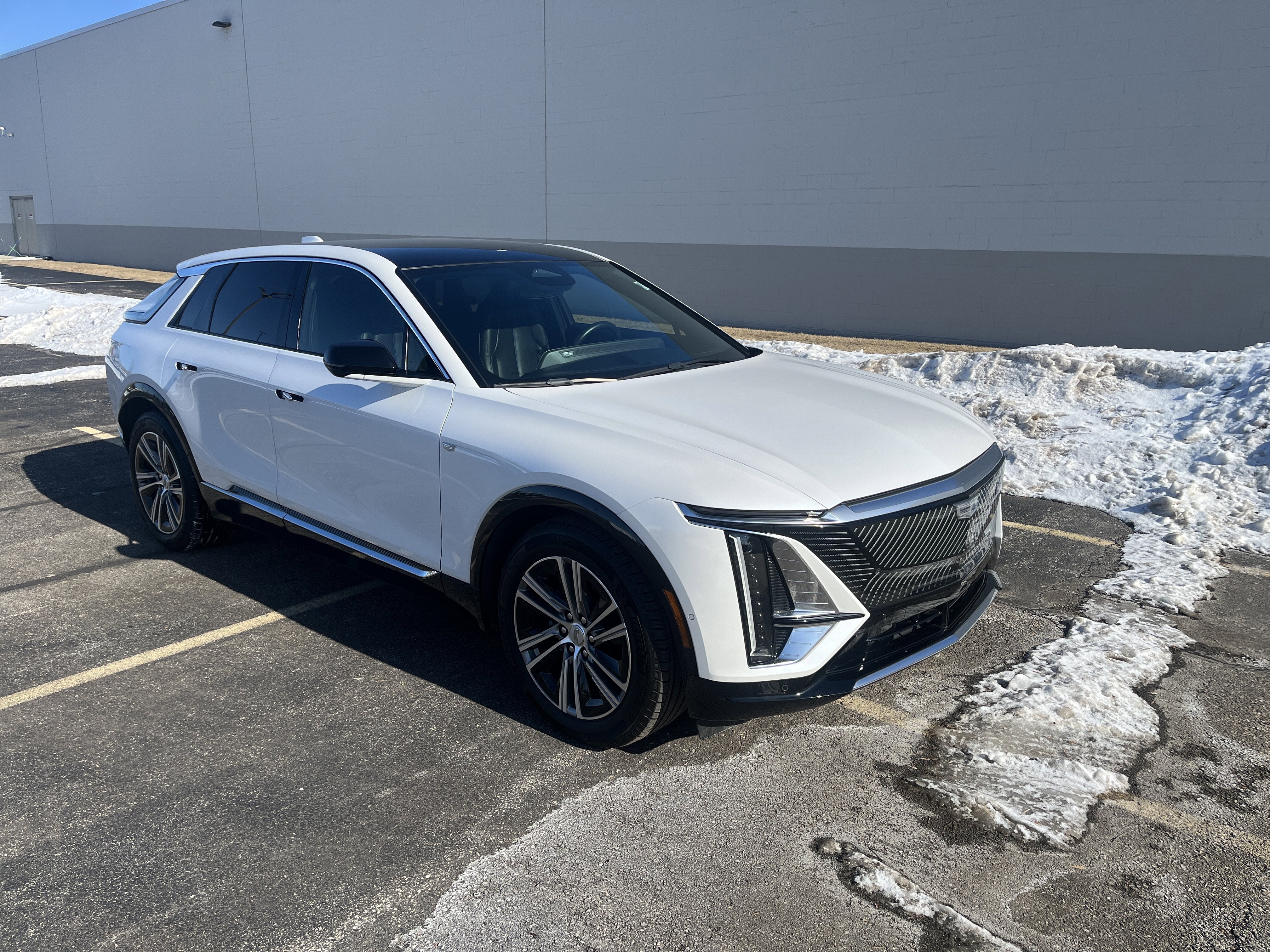 2024 Cadillac LYRIQ Luxury 1