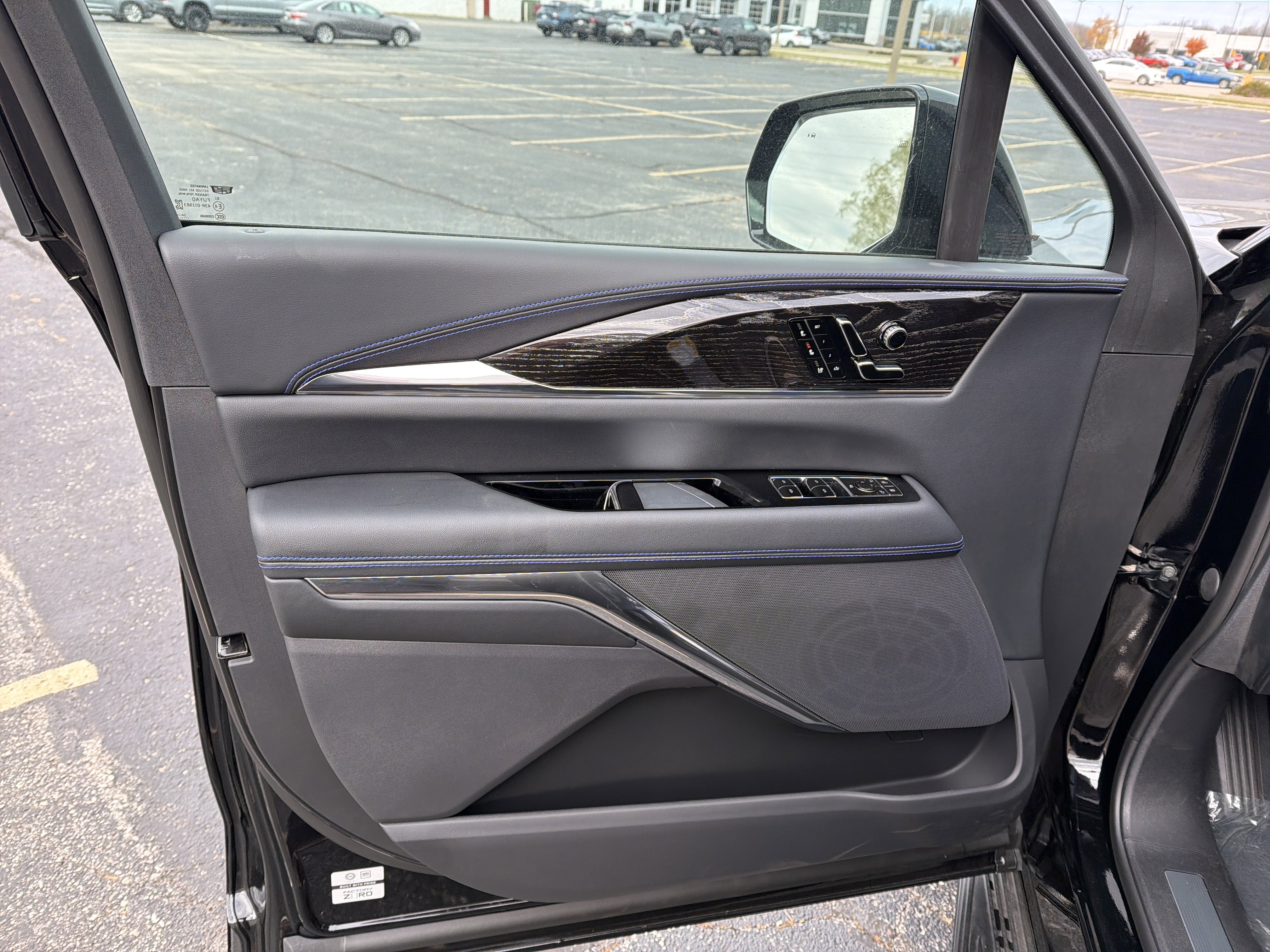 2026 Cadillac ESCALADE IQL Sport