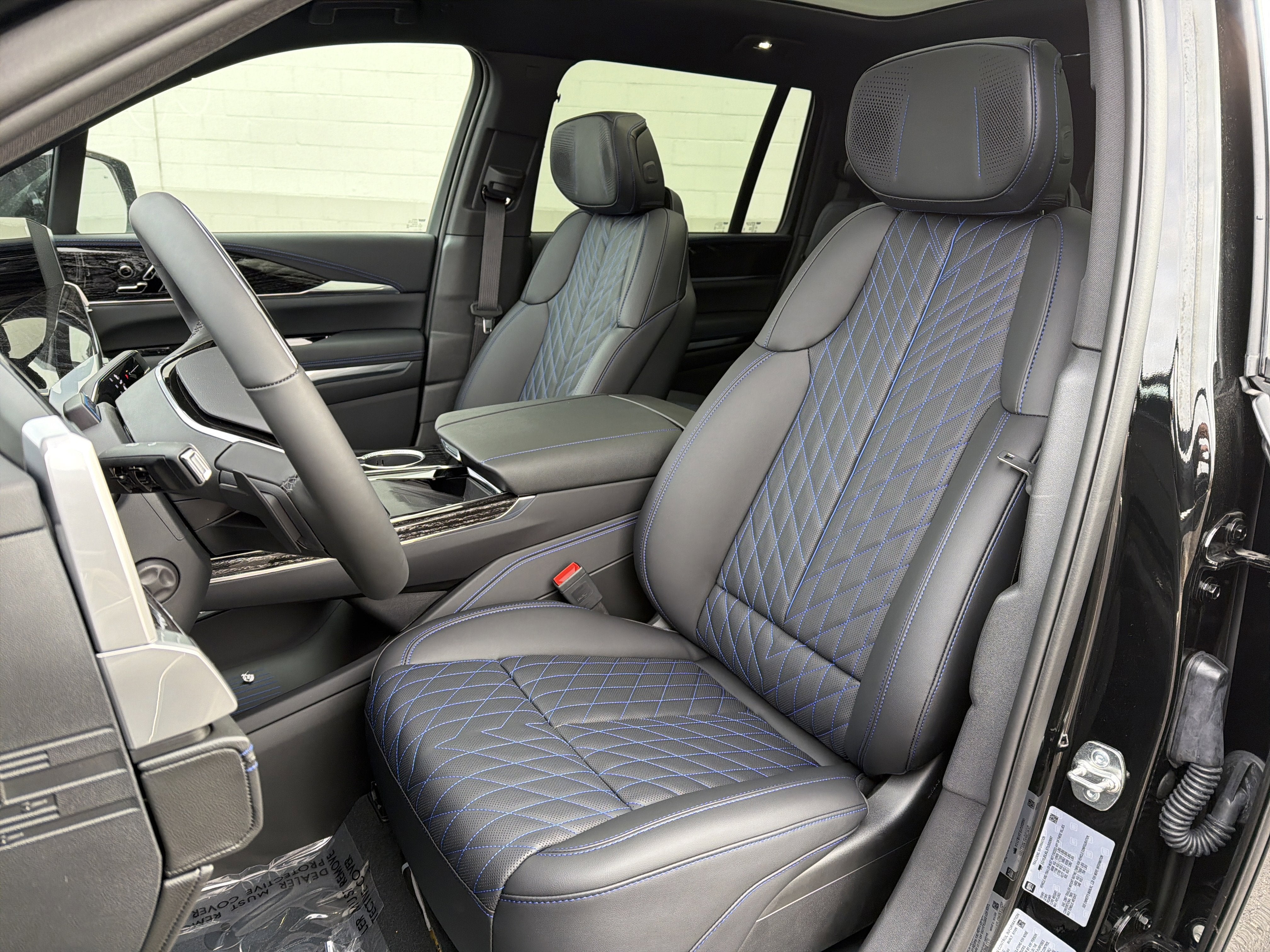 2026 Cadillac ESCALADE IQL Sport