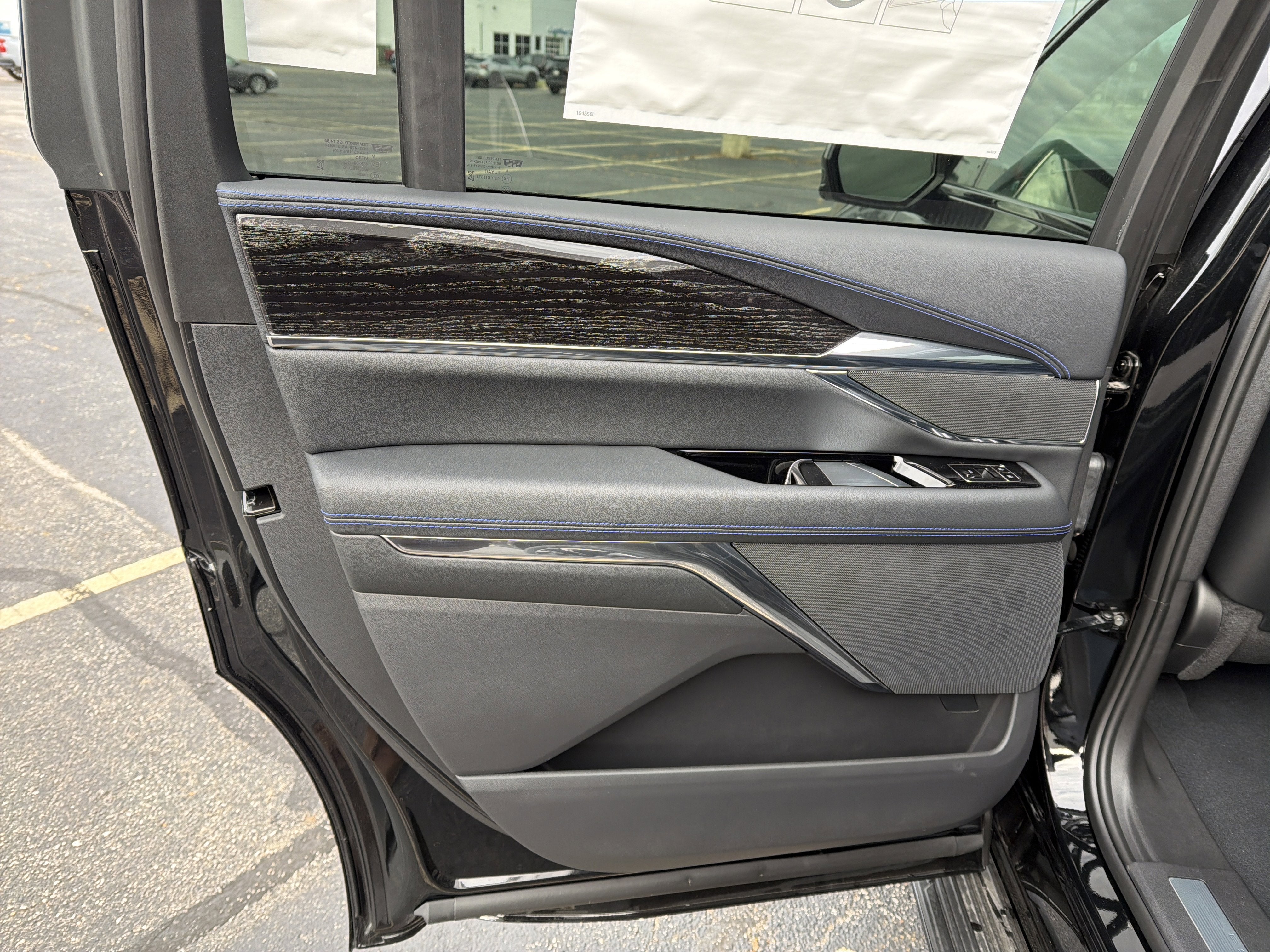 2026 Cadillac ESCALADE IQL Sport