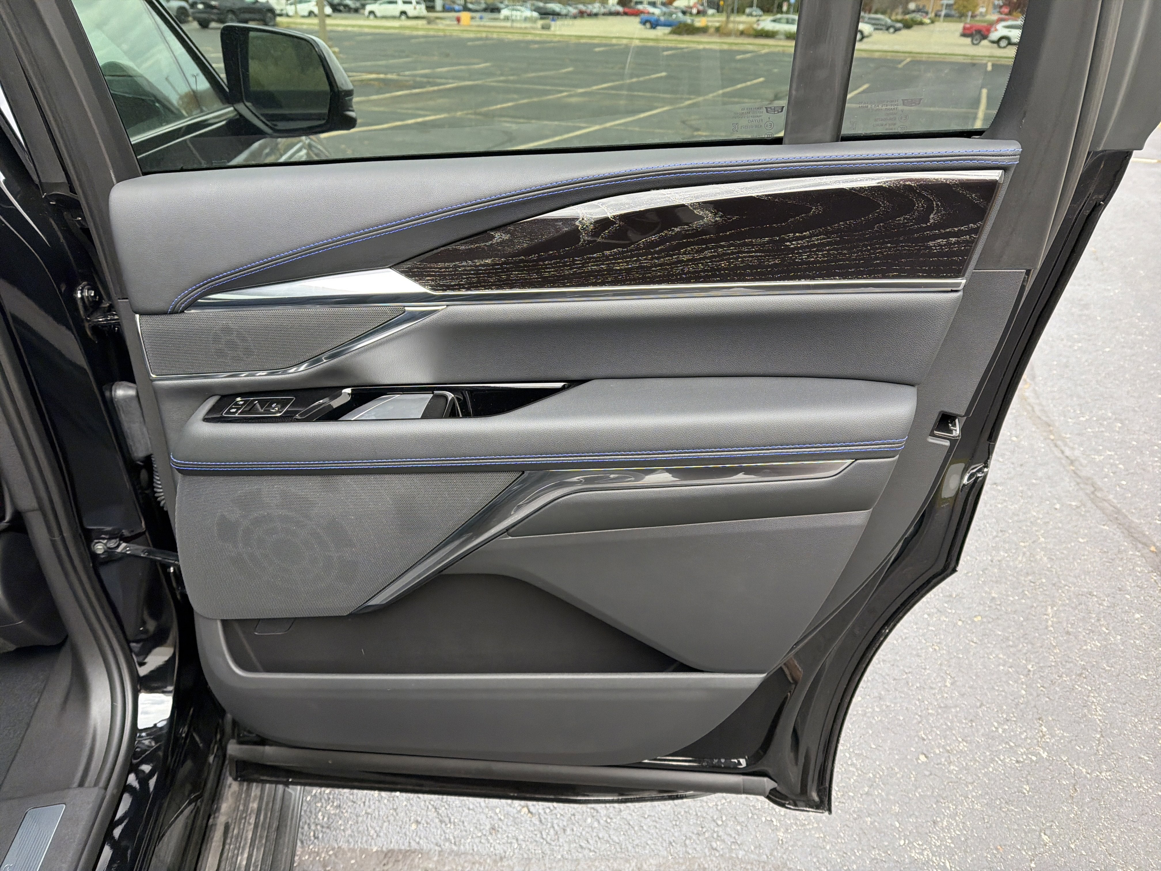 2026 Cadillac ESCALADE IQL Sport