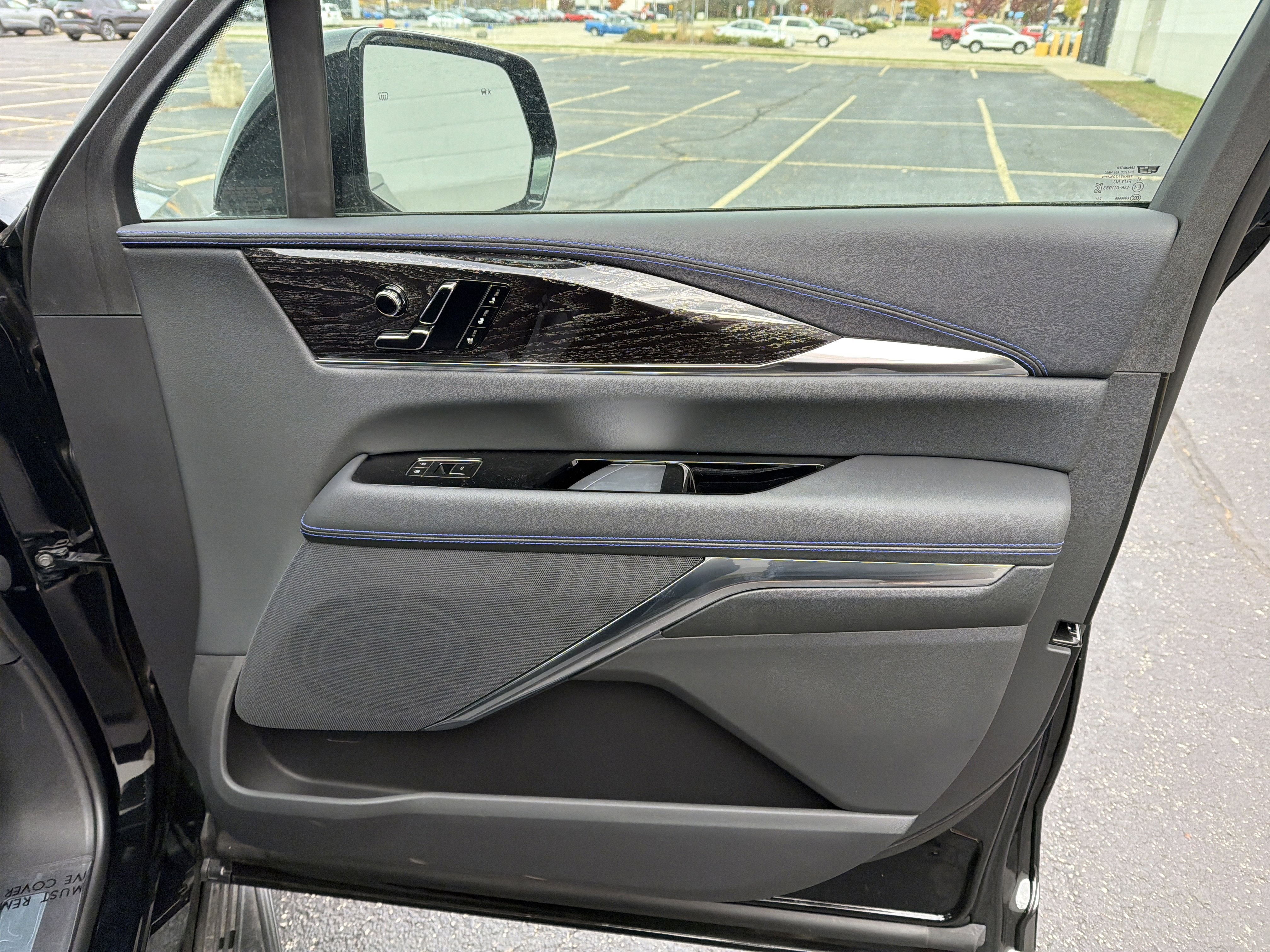 2026 Cadillac ESCALADE IQL Sport