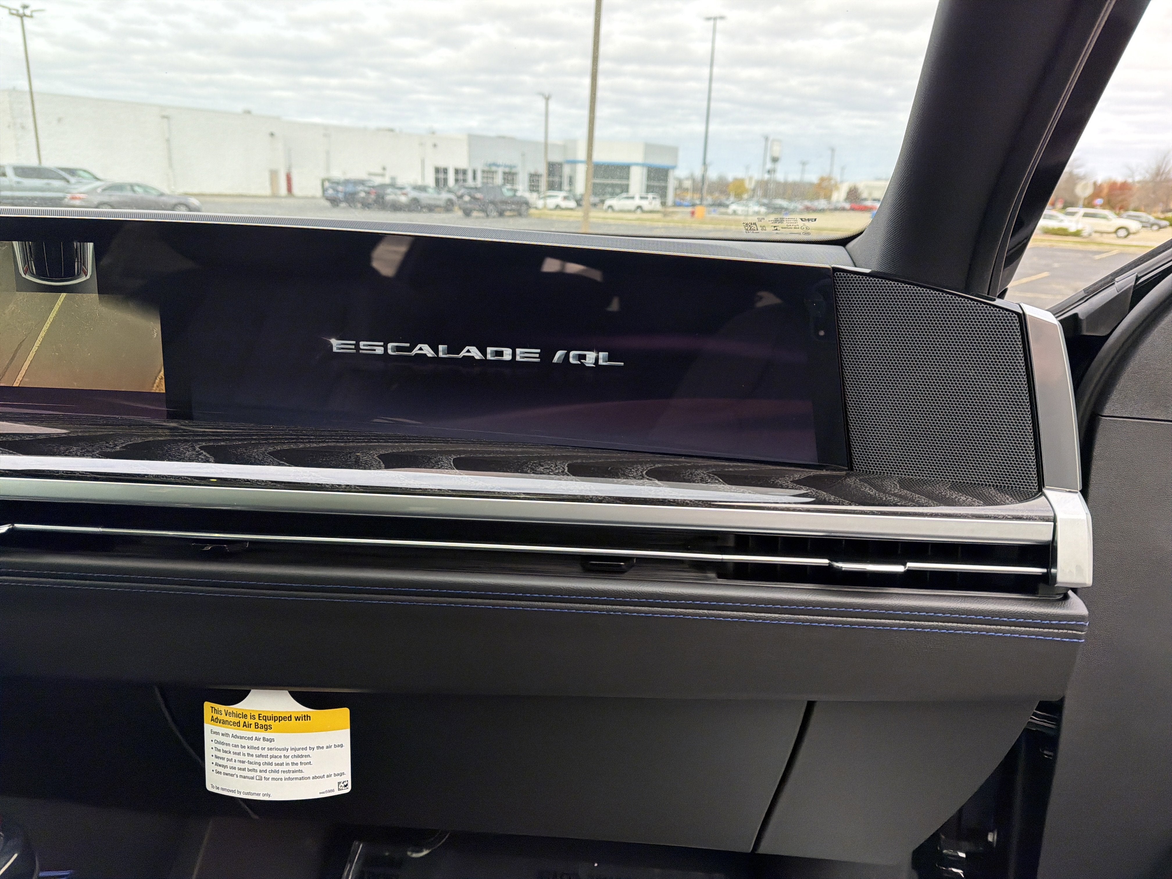 2026 Cadillac ESCALADE IQL Sport