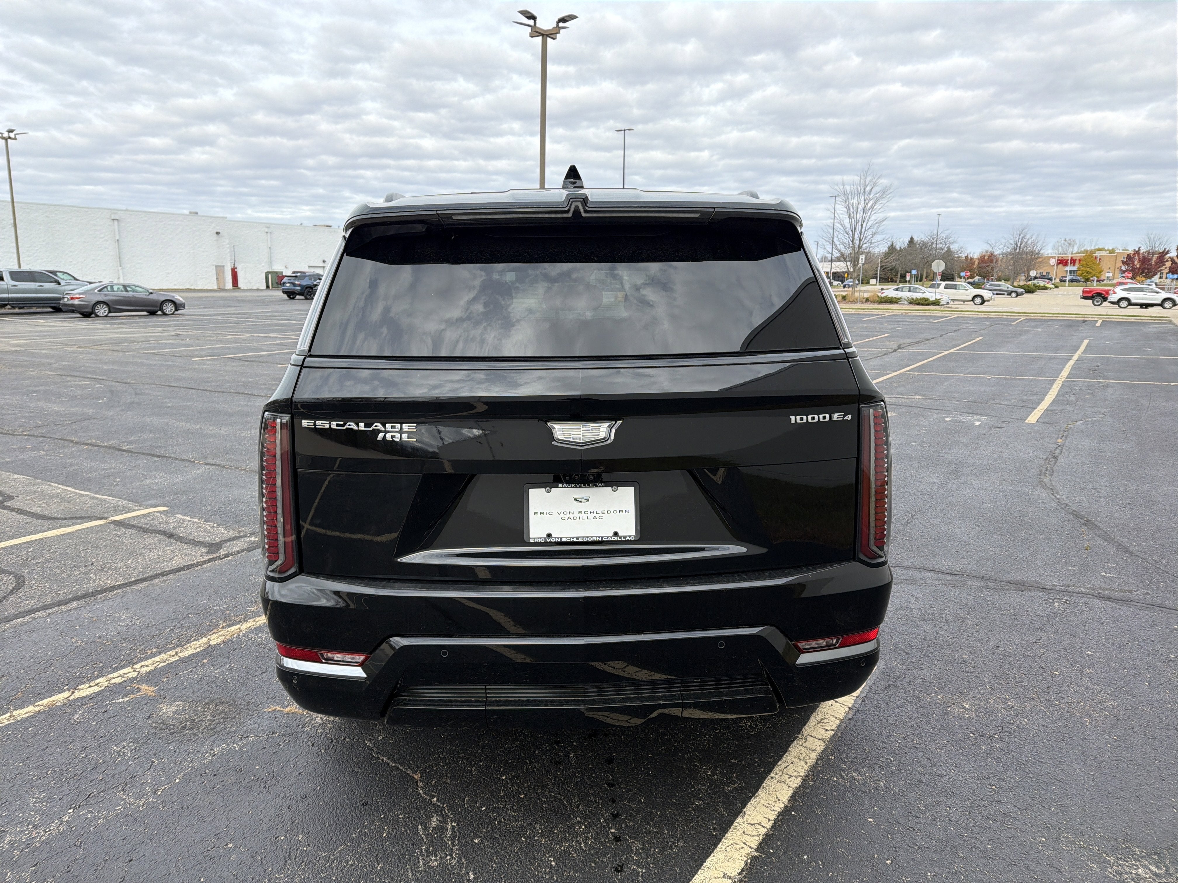 2026 Cadillac ESCALADE IQL Sport