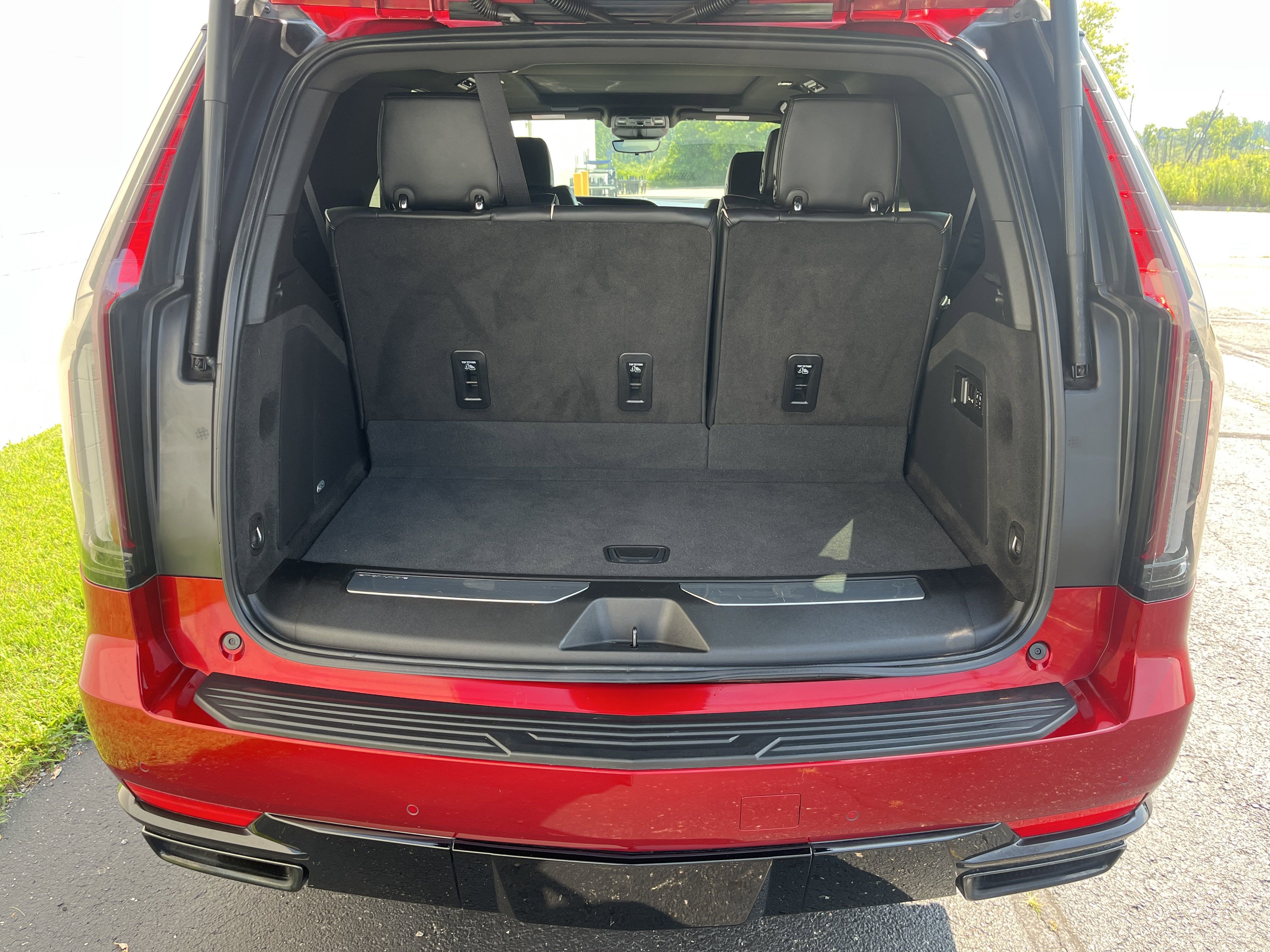 2024 Cadillac Escalade Sport