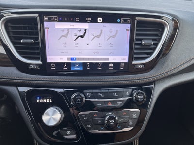 2021 Chrysler Pacifica Hybrid Pinnacle