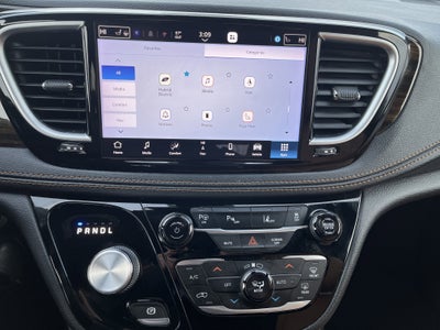 2021 Chrysler Pacifica Hybrid Pinnacle