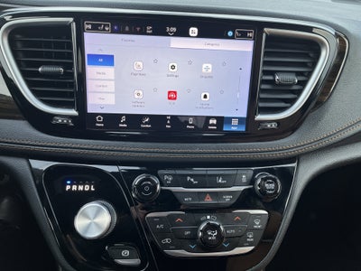 2021 Chrysler Pacifica Hybrid Pinnacle