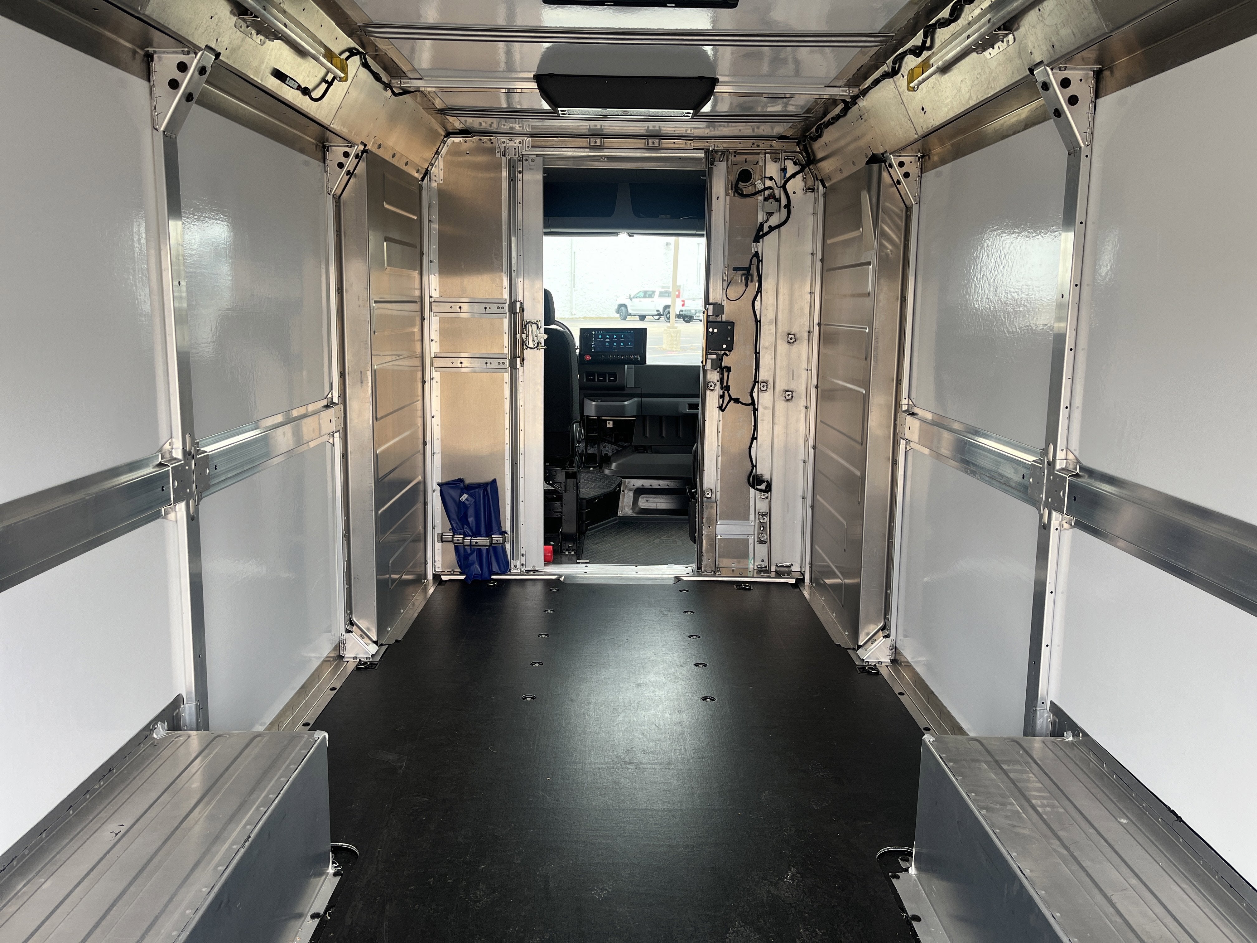 2024 BrightDrop Zevo 600 EJY