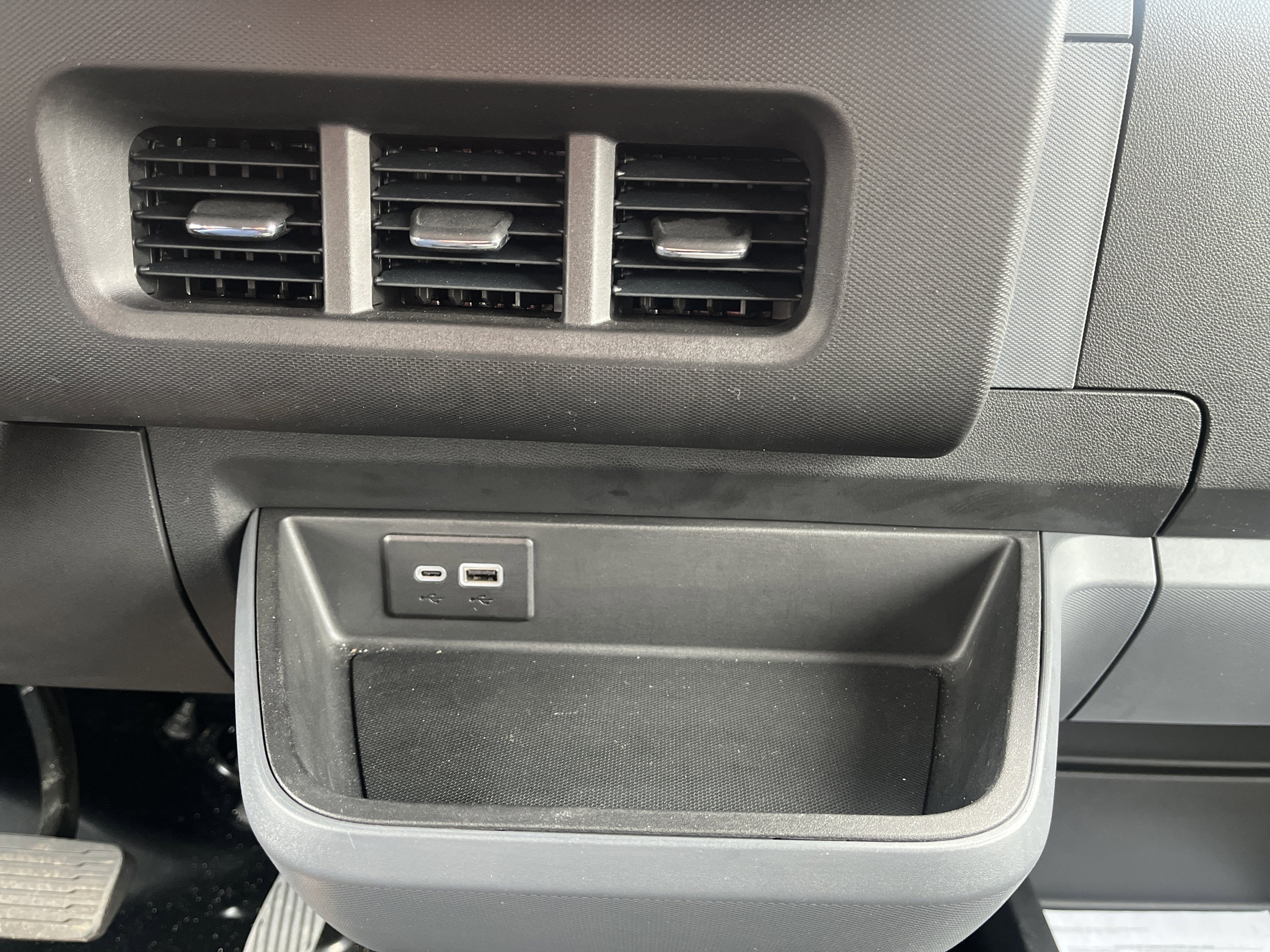 2024 BrightDrop Zevo 600 EJY