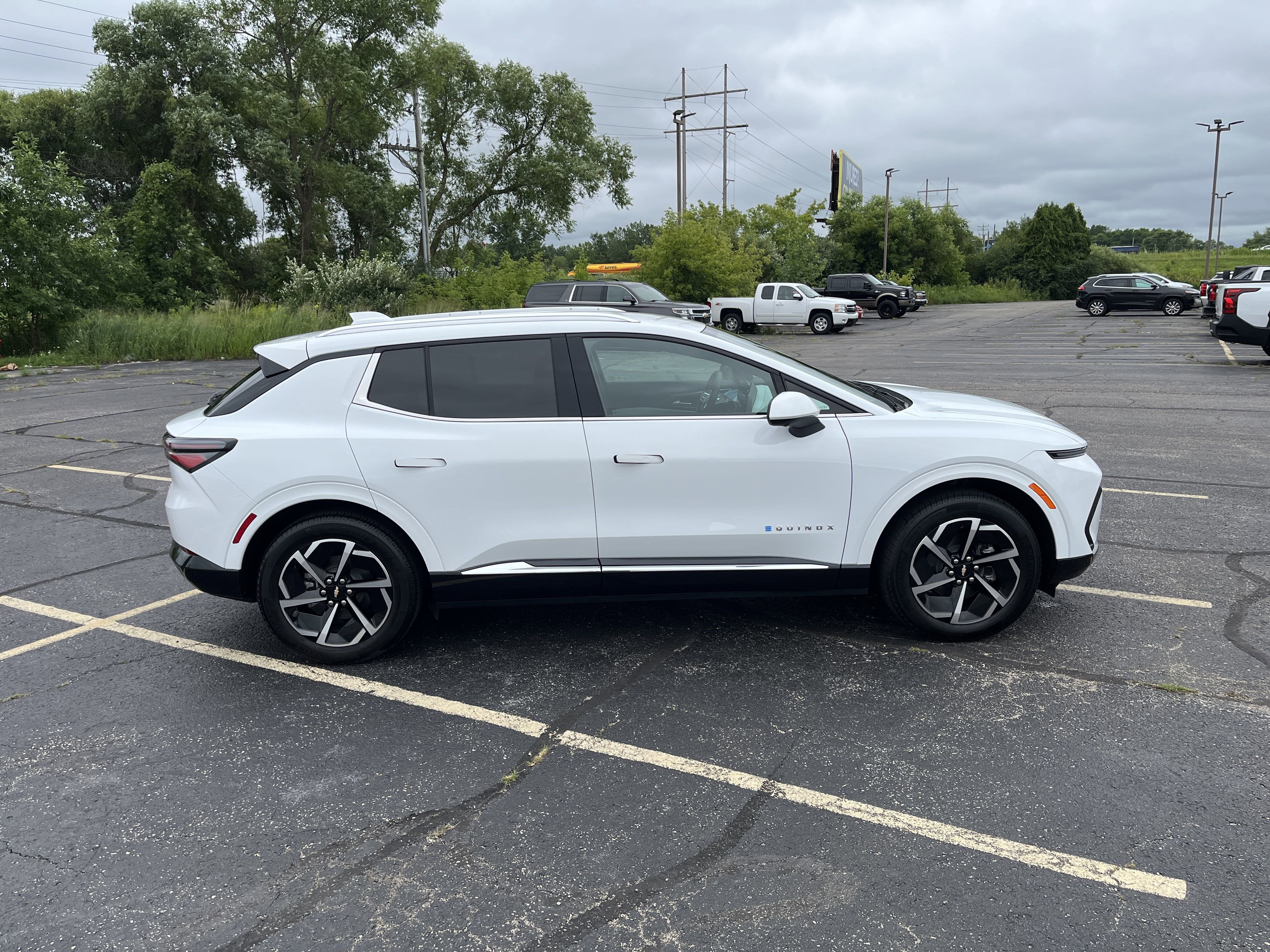 2025 Chevrolet Equinox EV LT