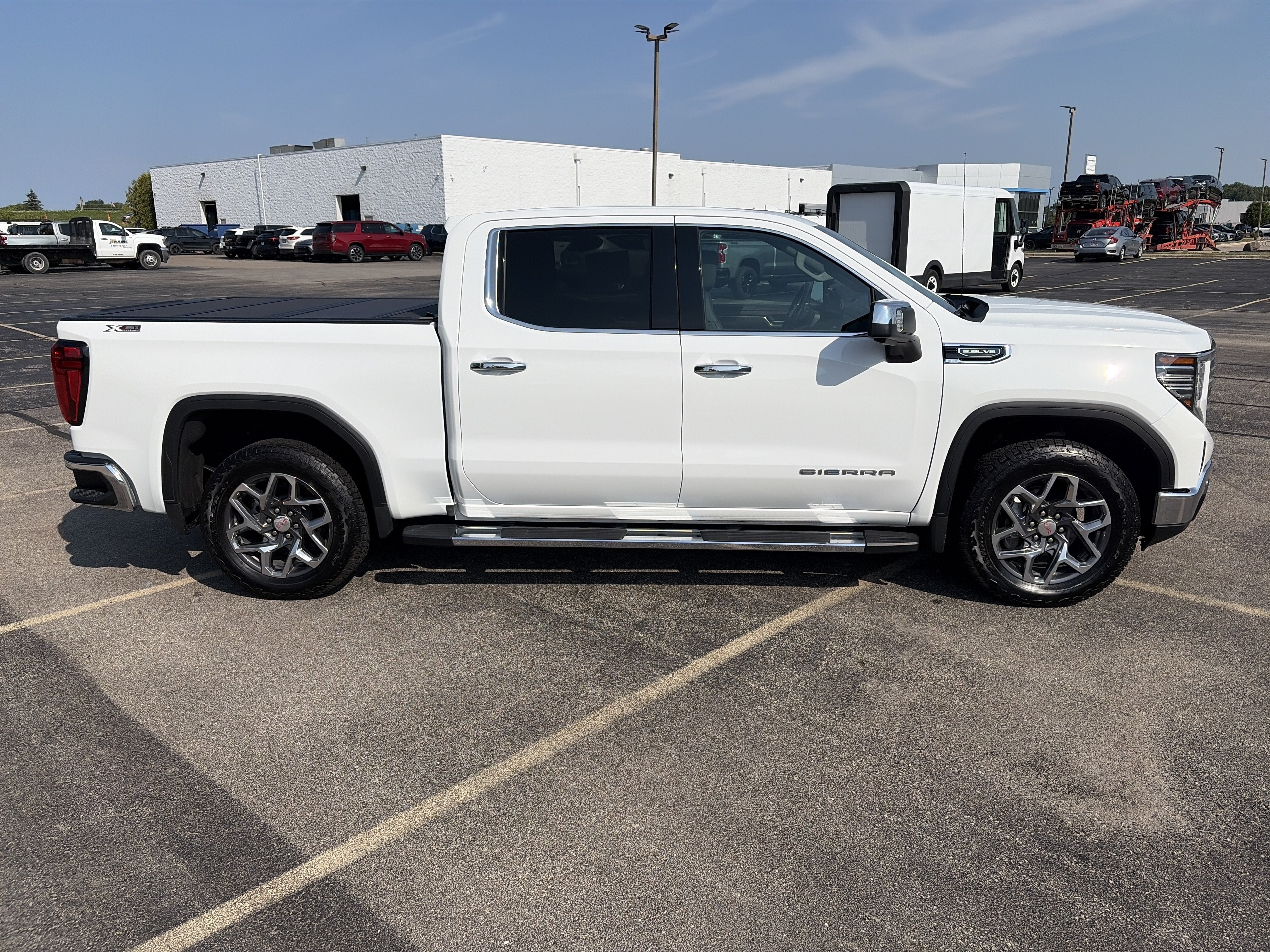 2025 GMC Sierra 1500 SLT