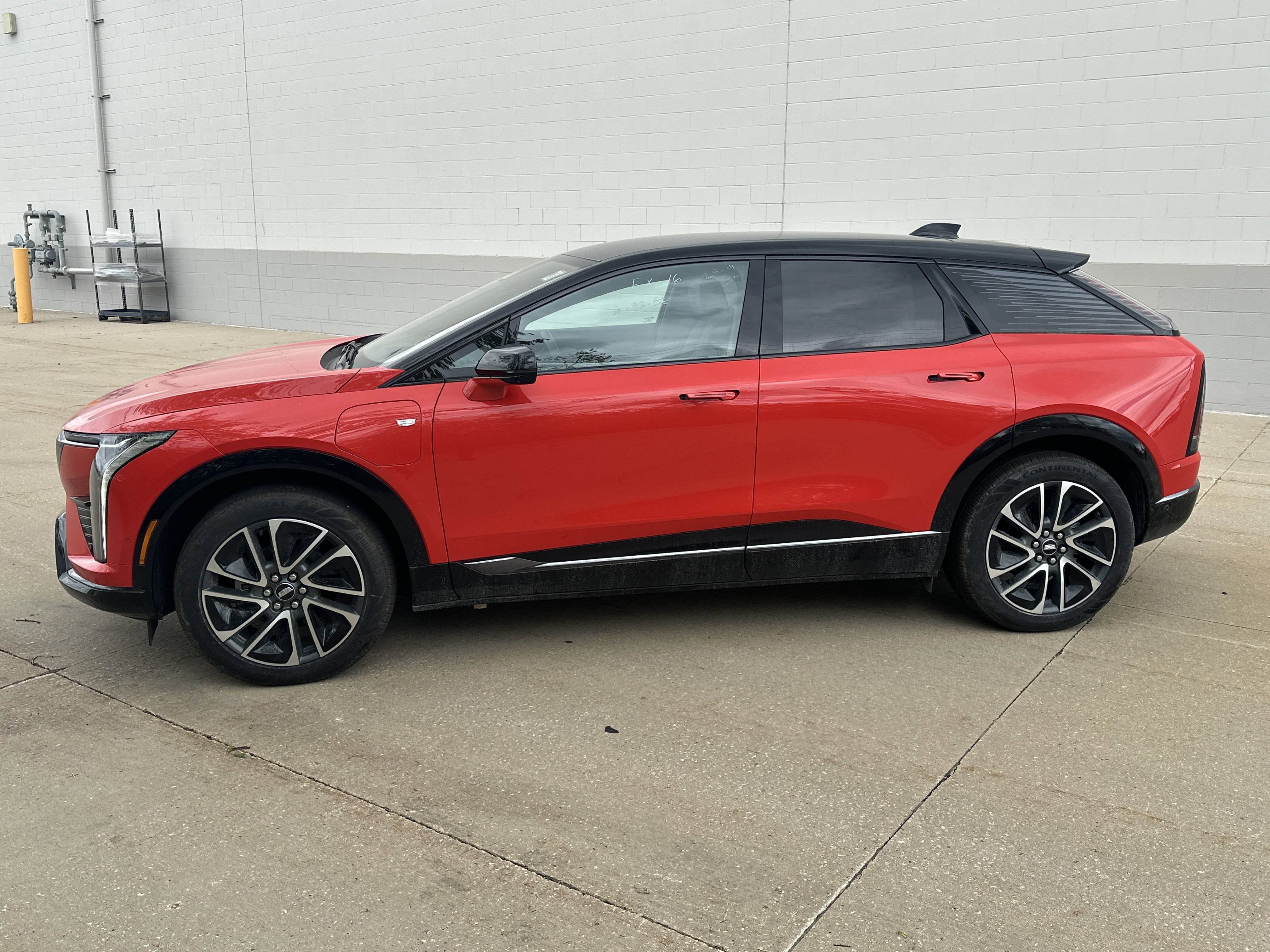 2025 Cadillac OPTIQ Sport 2