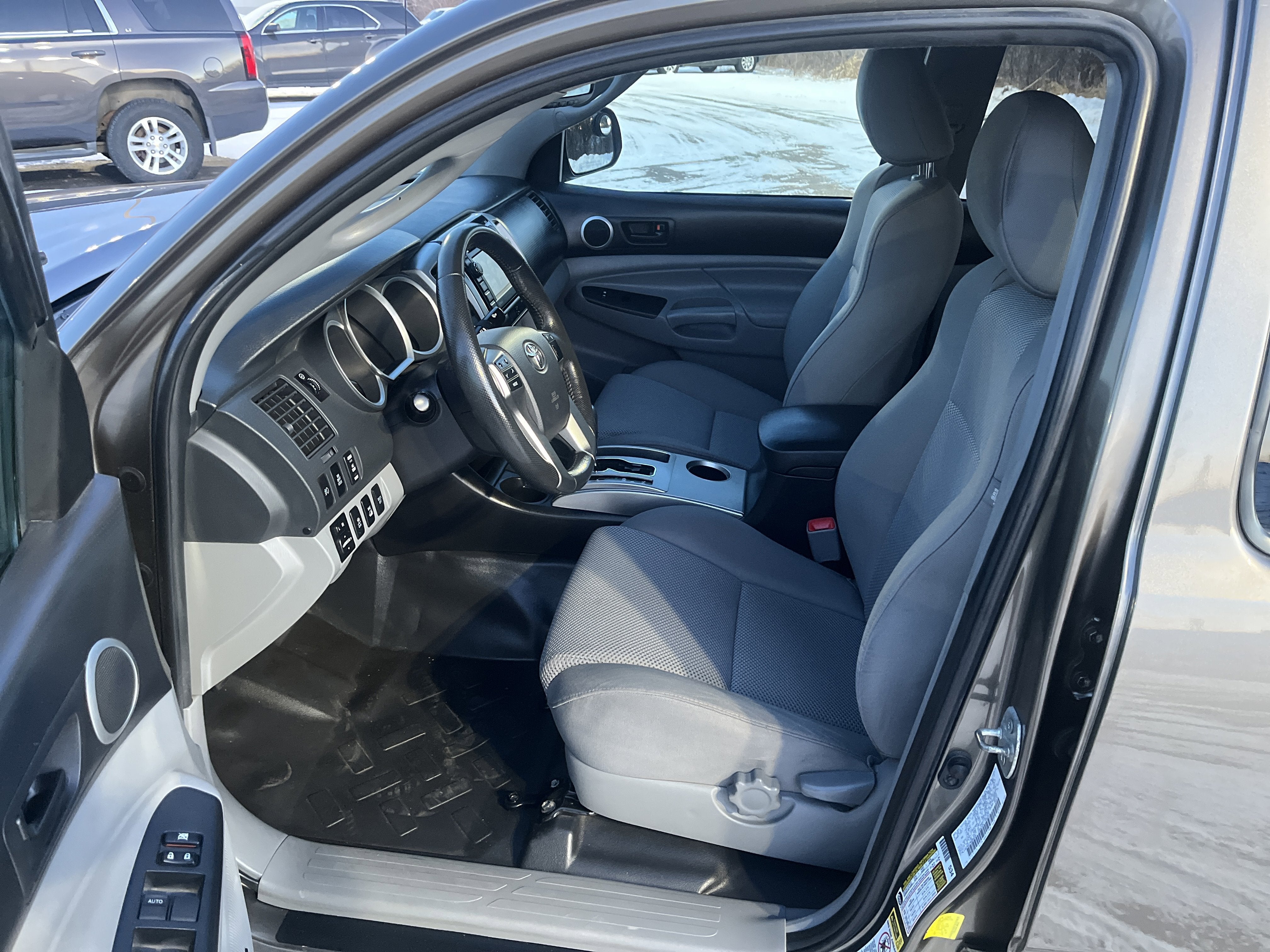 2012 Toyota Tacoma DOUBLE CAB SHORT BED V6 NATL