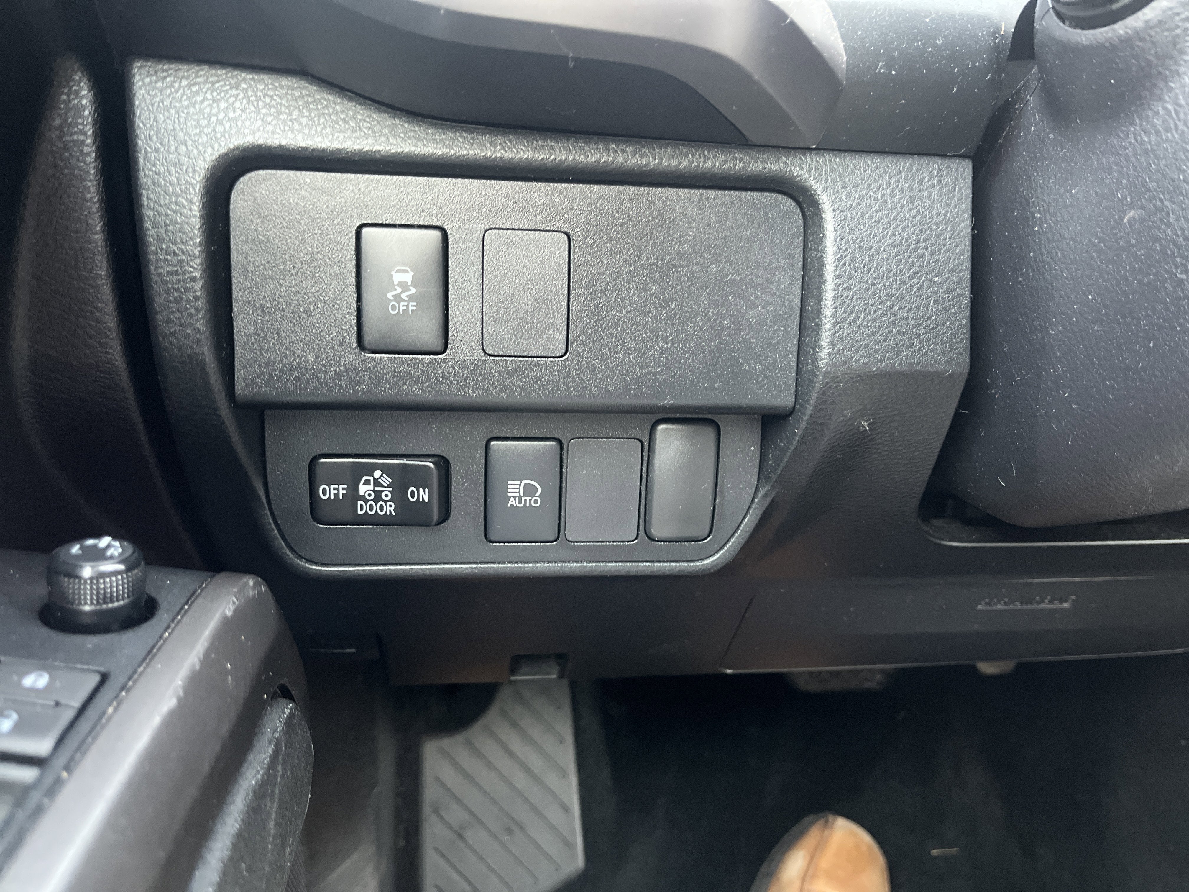 2022 Toyota Tacoma 2WD SR