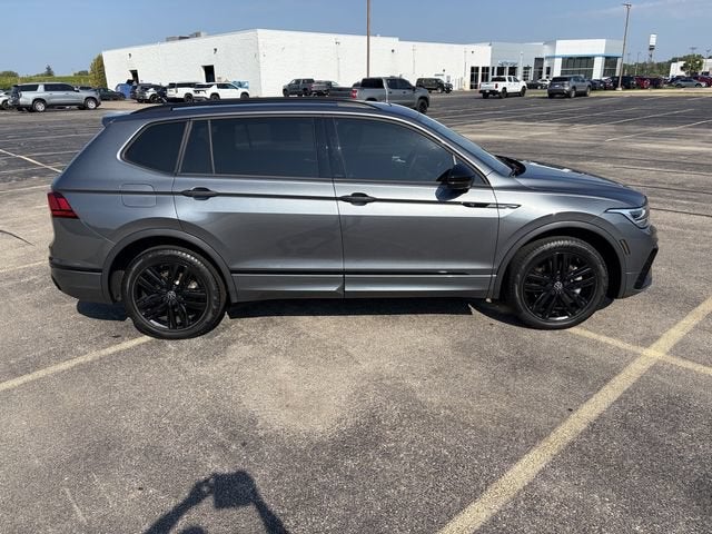 2022 Volkswagen Tiguan SE R-Line Black