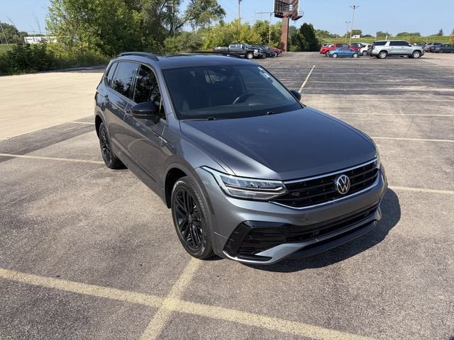 2022 Volkswagen Tiguan SE R-Line Black