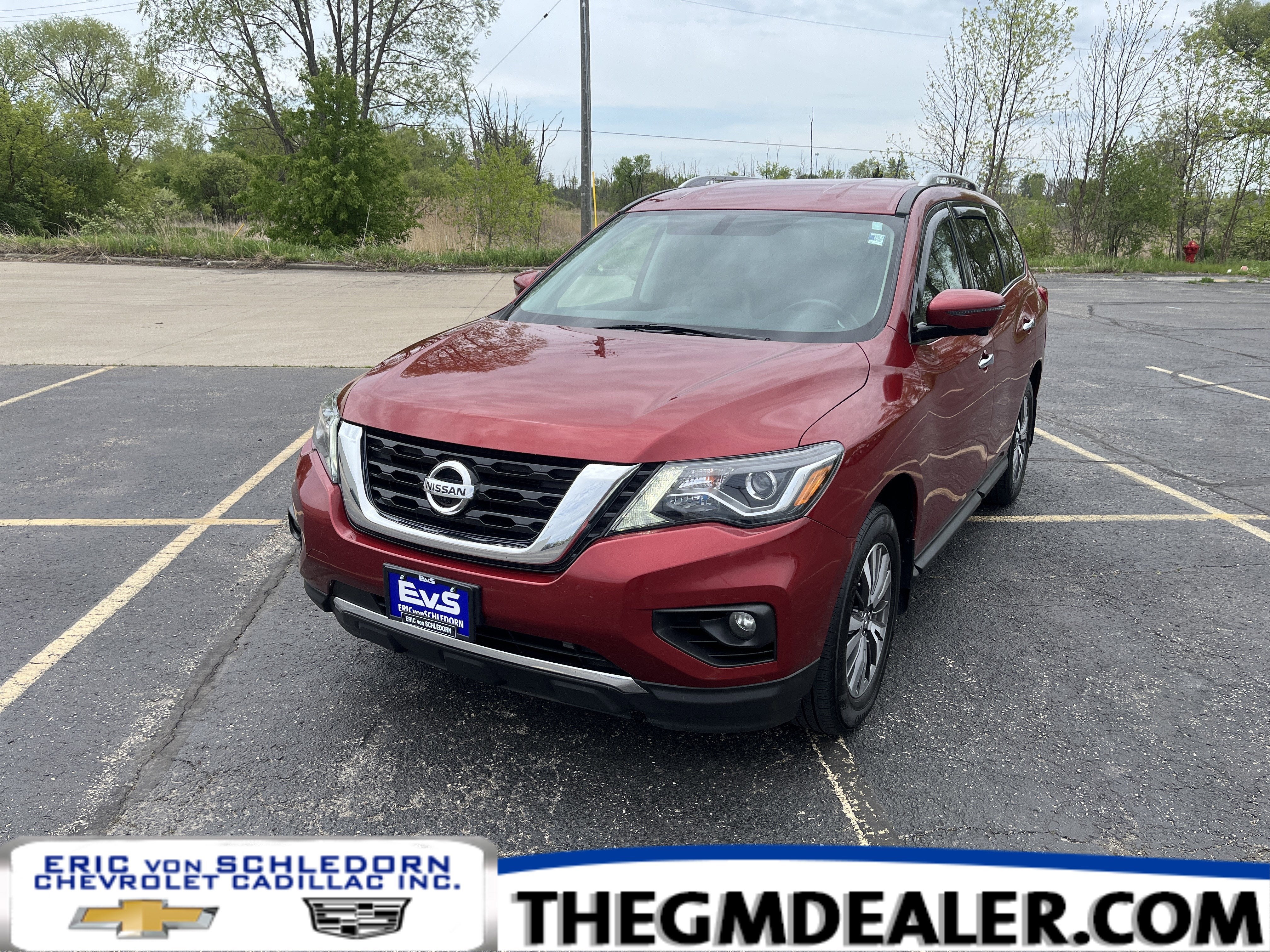 2017 Nissan Pathfinder SL