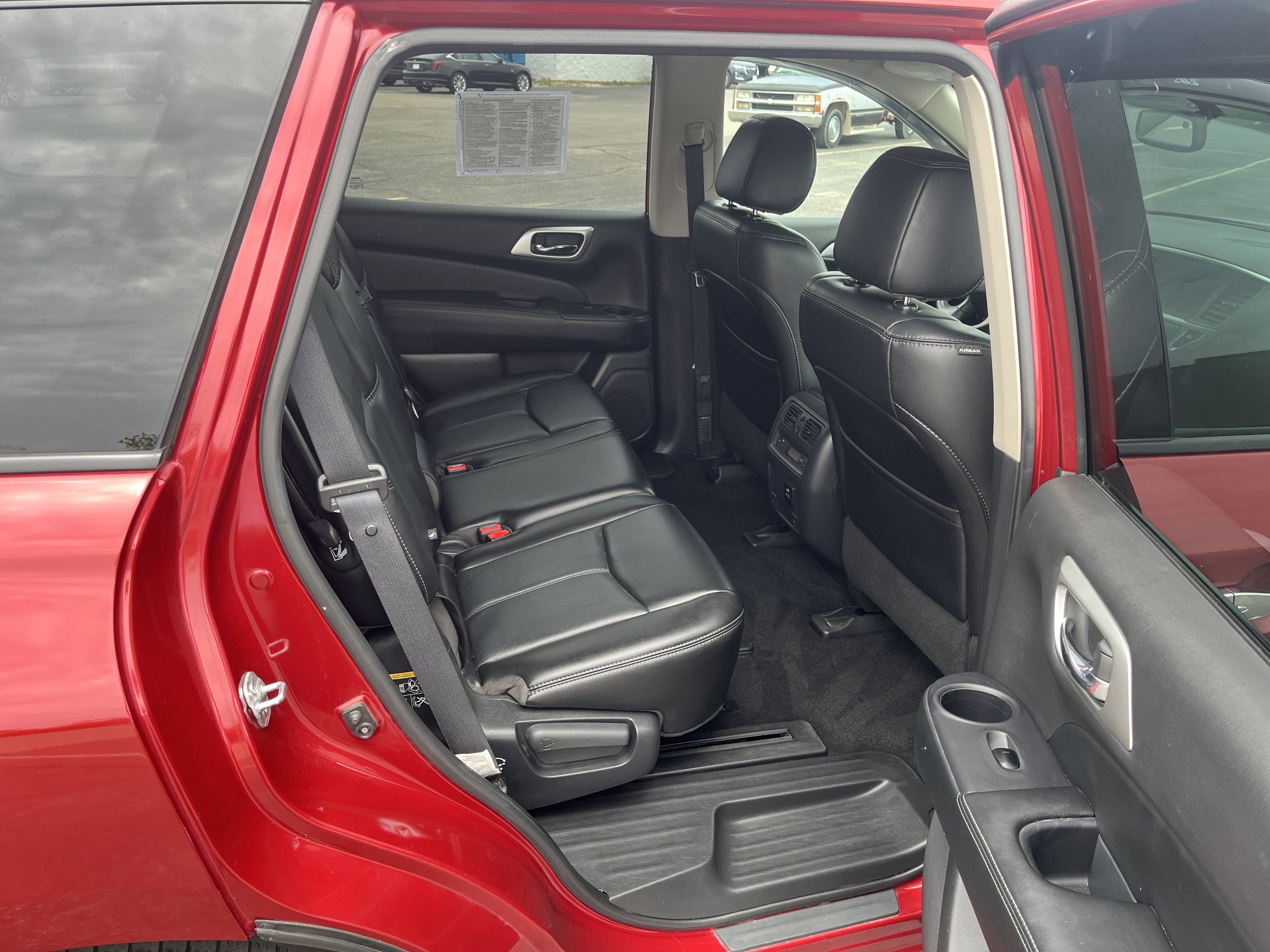 2017 Nissan Pathfinder SL