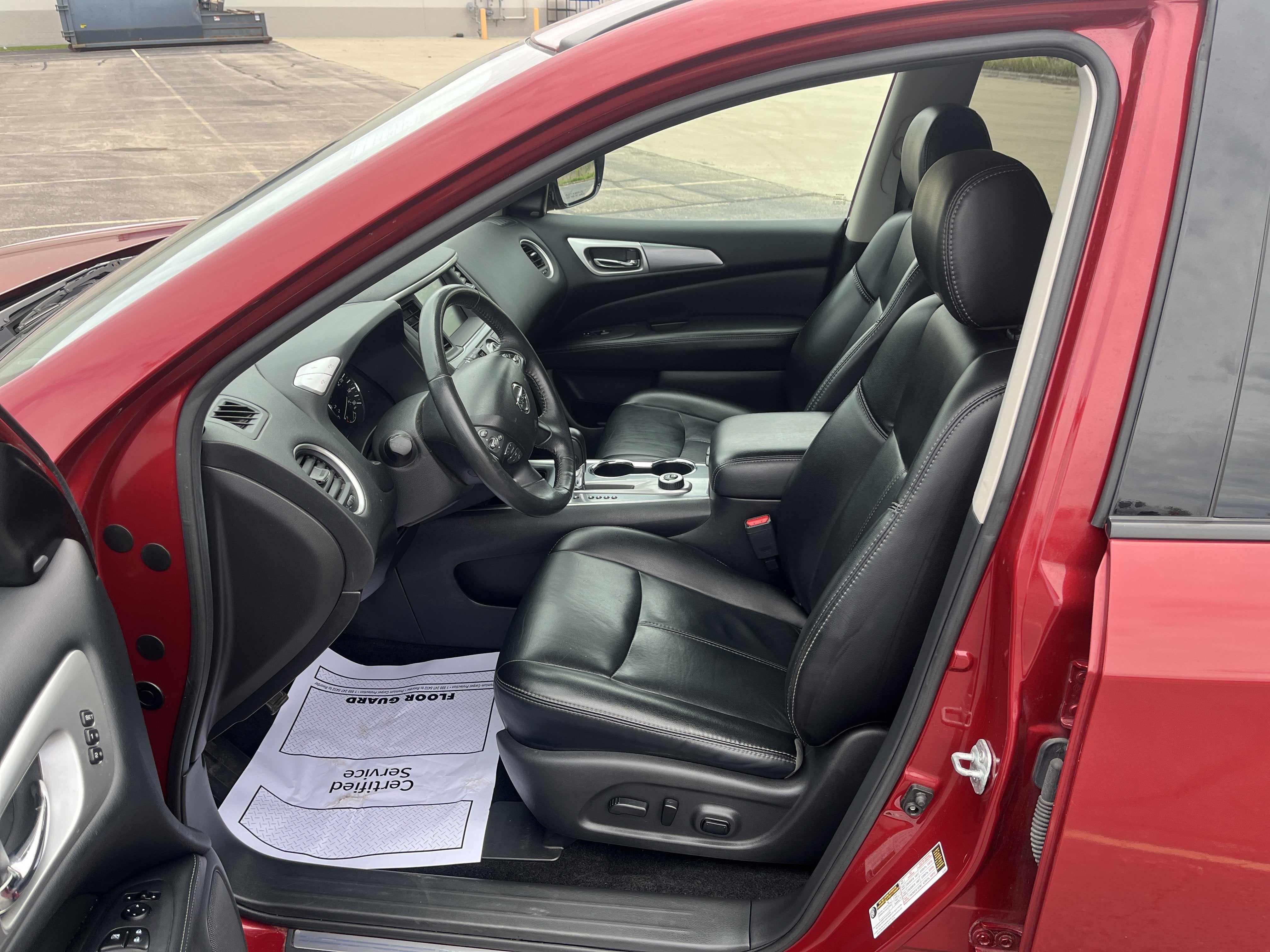 2017 Nissan Pathfinder SL